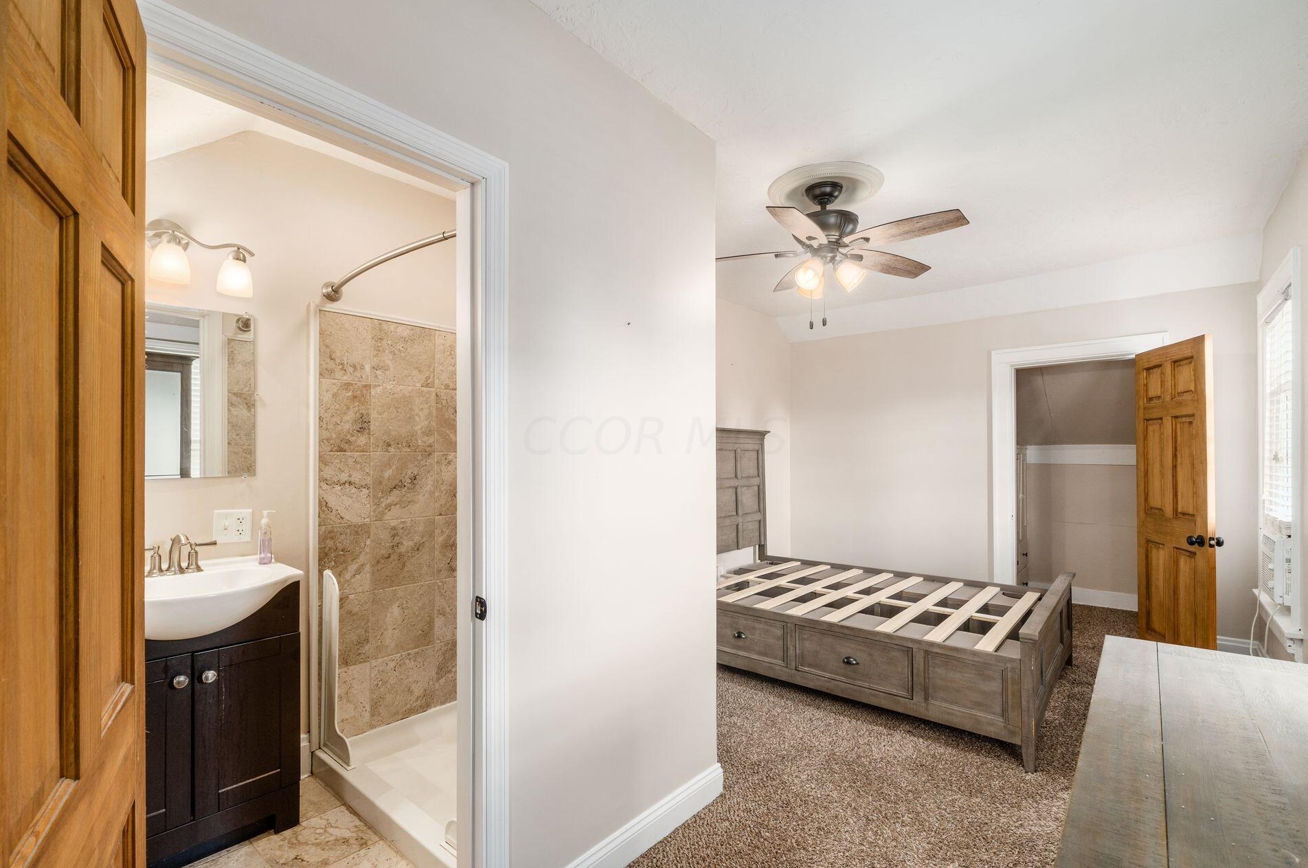 2339 Smt St, Columbus OH 43202-3111 exterior