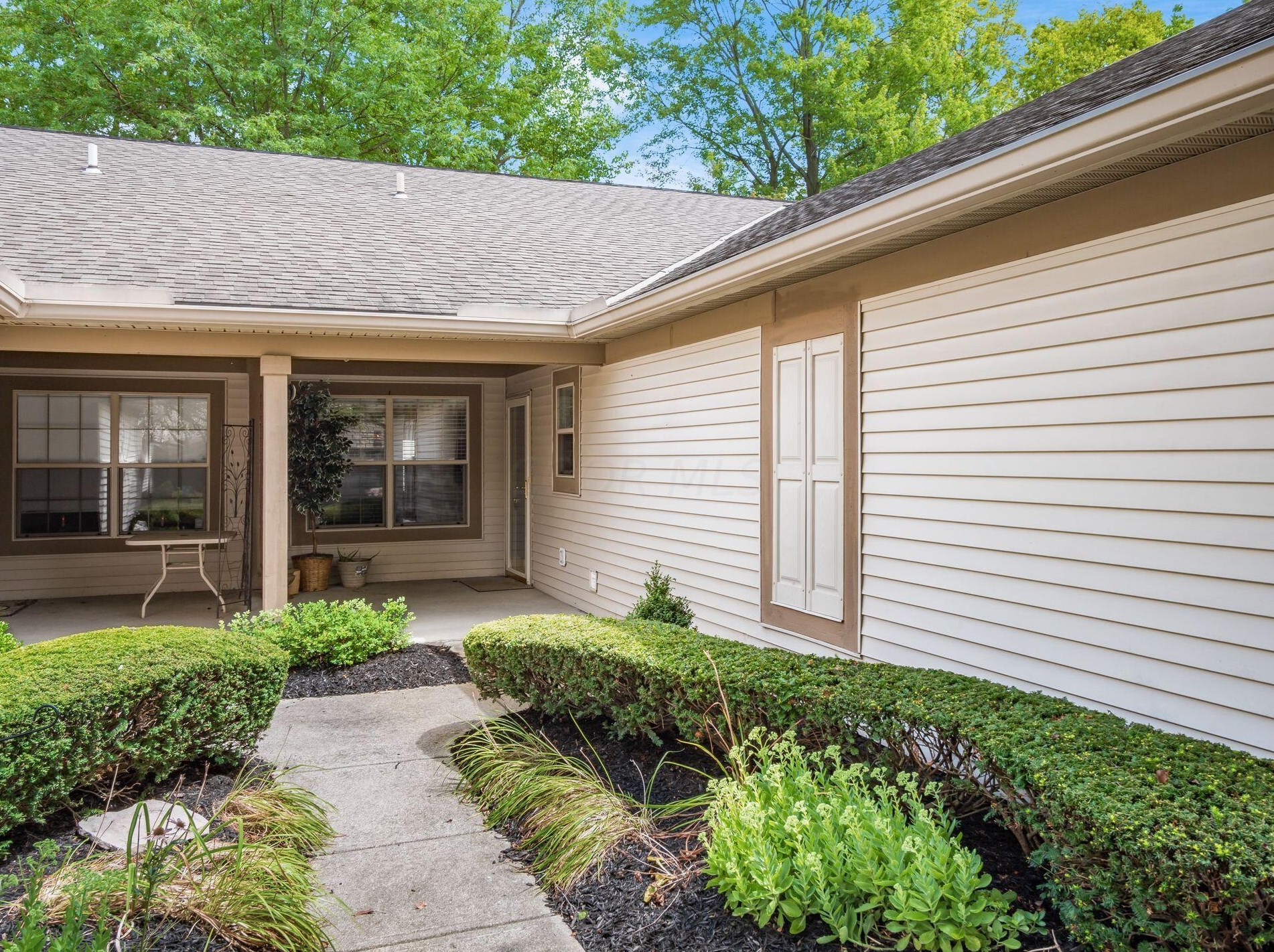 374 Crescent Ct, Westerville, OH 43081
