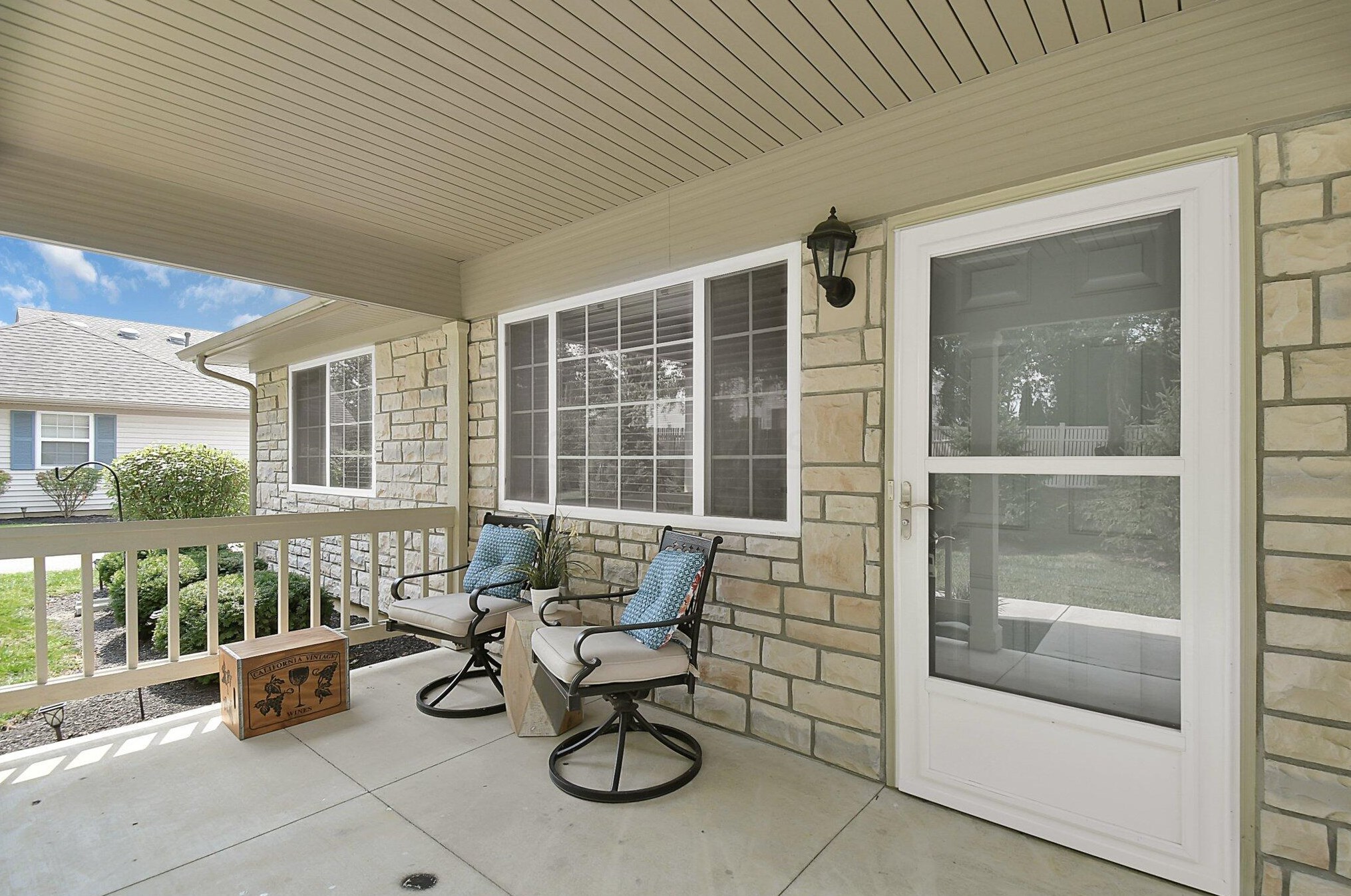 144 Pioneer Cir, Pickerington, OH 43147