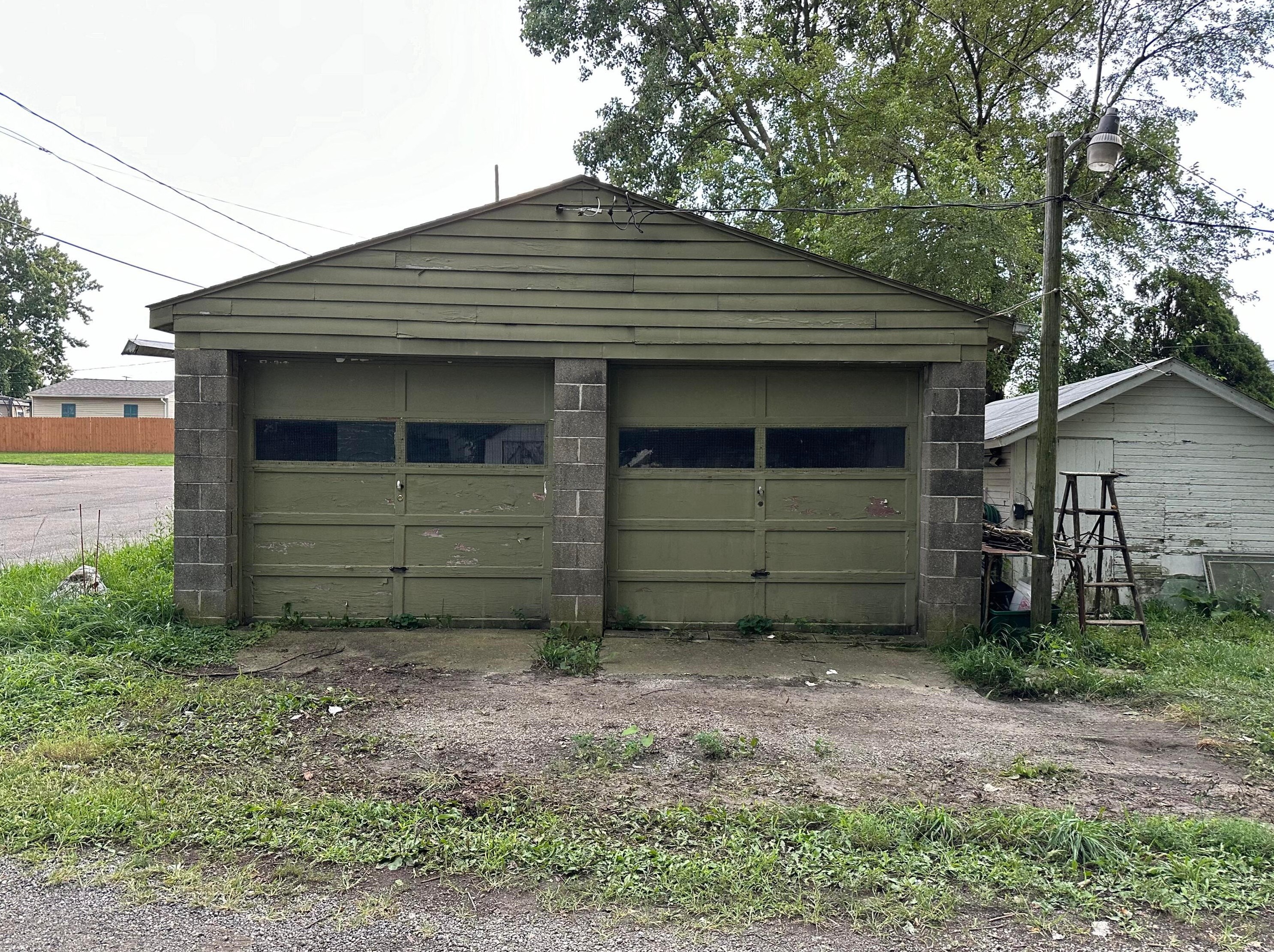 60 S Madison Rd, London, OH 43140
