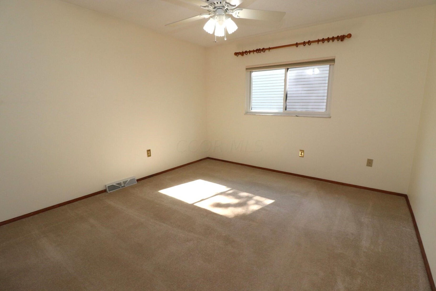 2813 Delcane Dr, Columbus OH  43235-7225 exterior