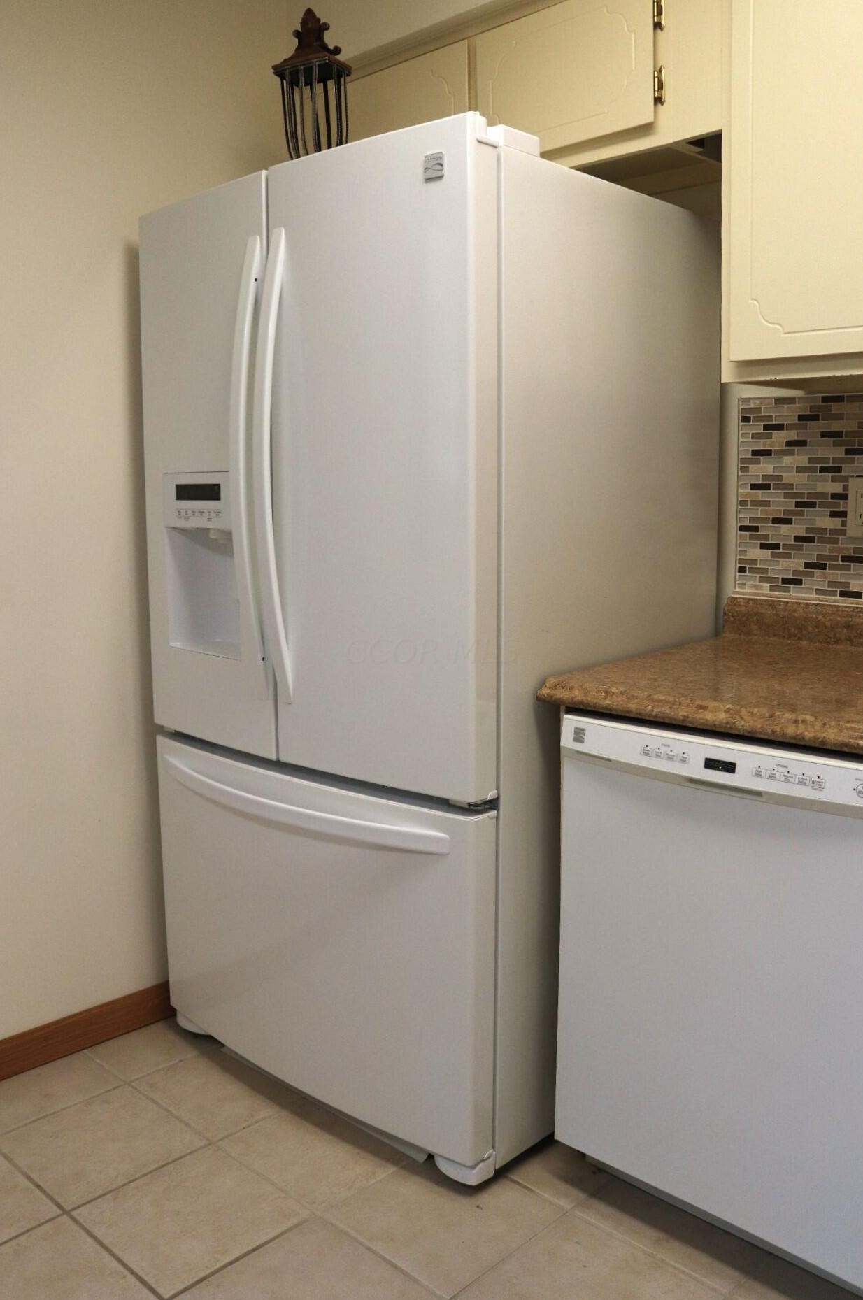 2813 Delcane Dr, Columbus OH  43235-7225 exterior