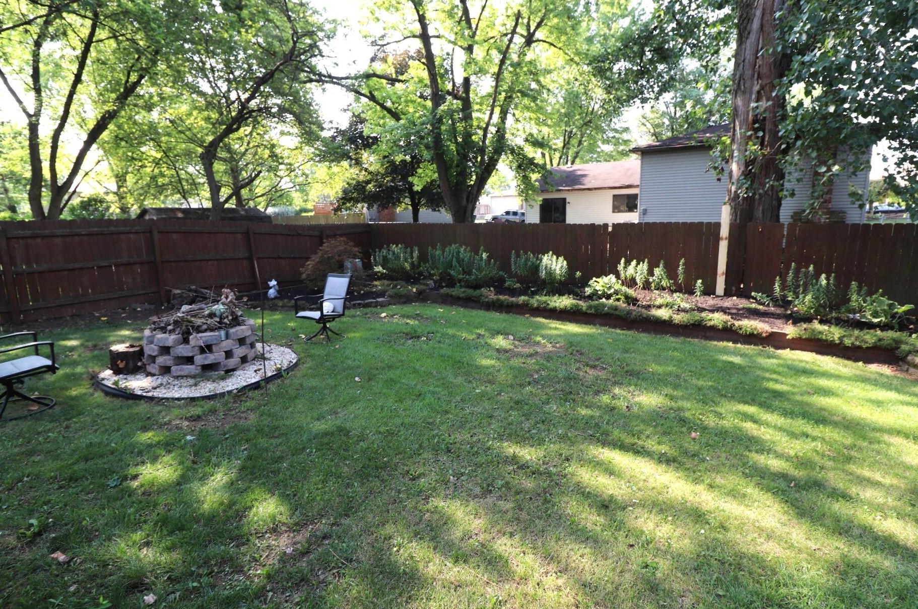 2813 Delcane Dr, Columbus OH  43235-7225 exterior