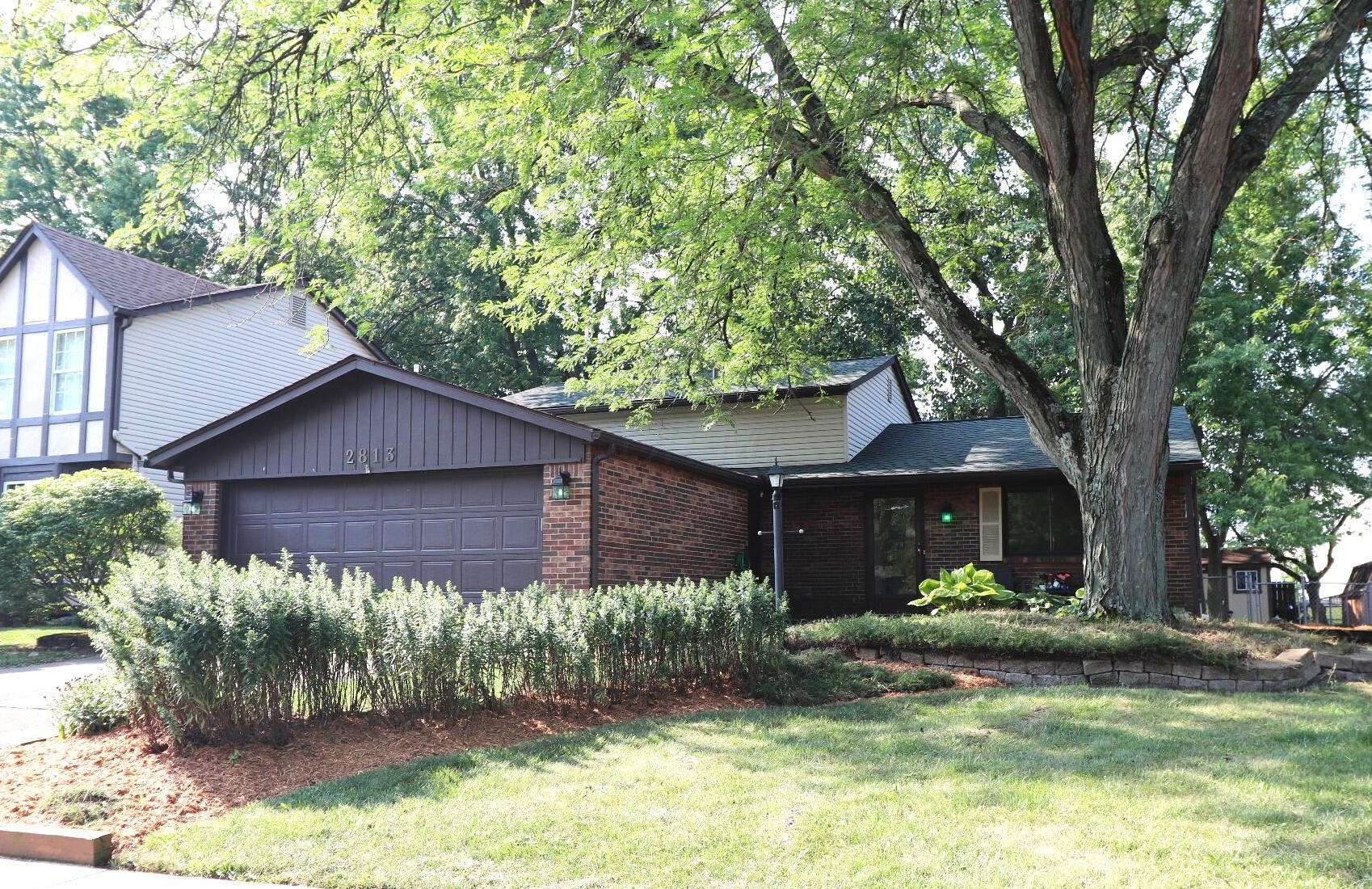 2813 Delcane Dr, Columbus OH  43235-7225 exterior