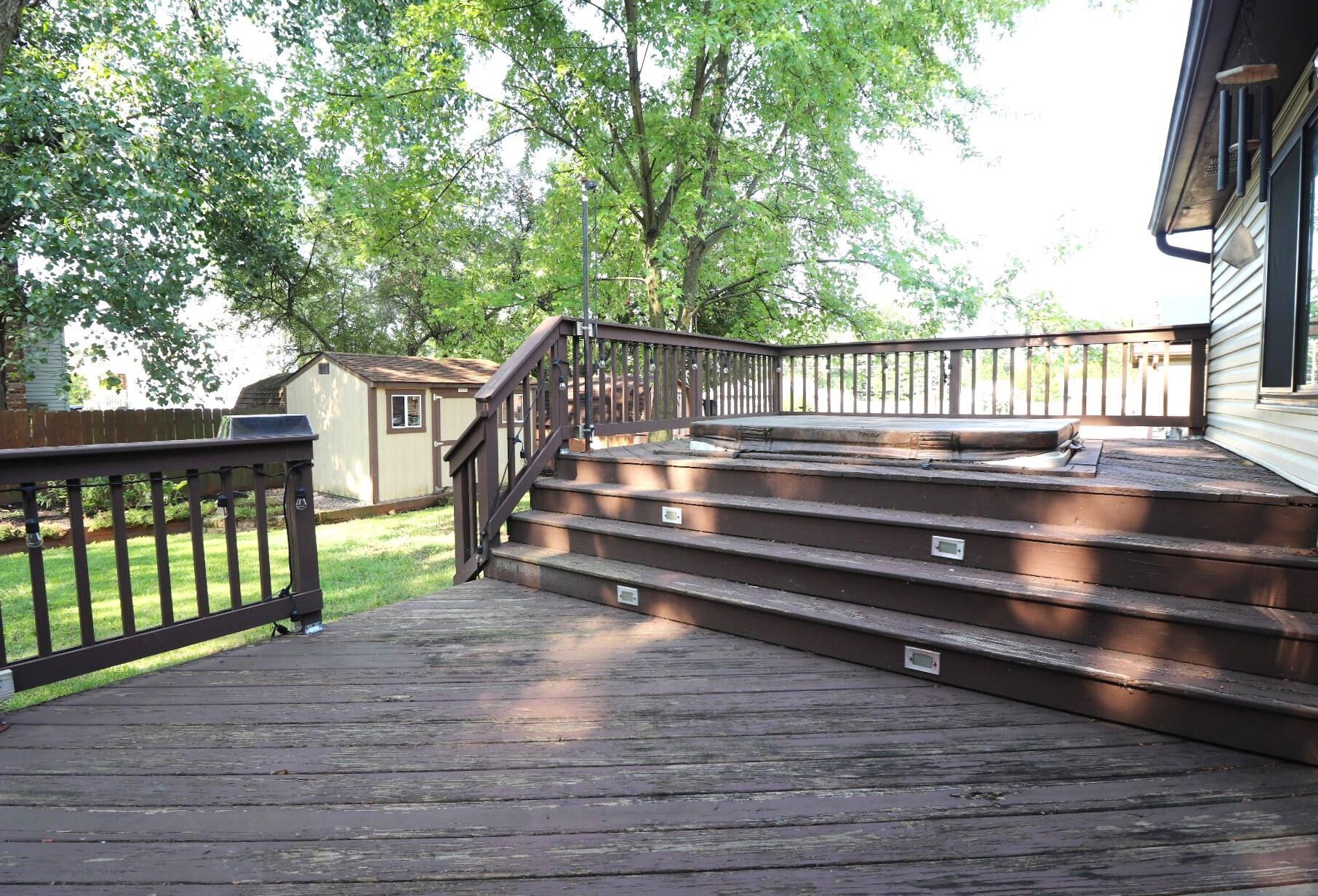 2813 Delcane Dr, Columbus OH  43235-7225 exterior