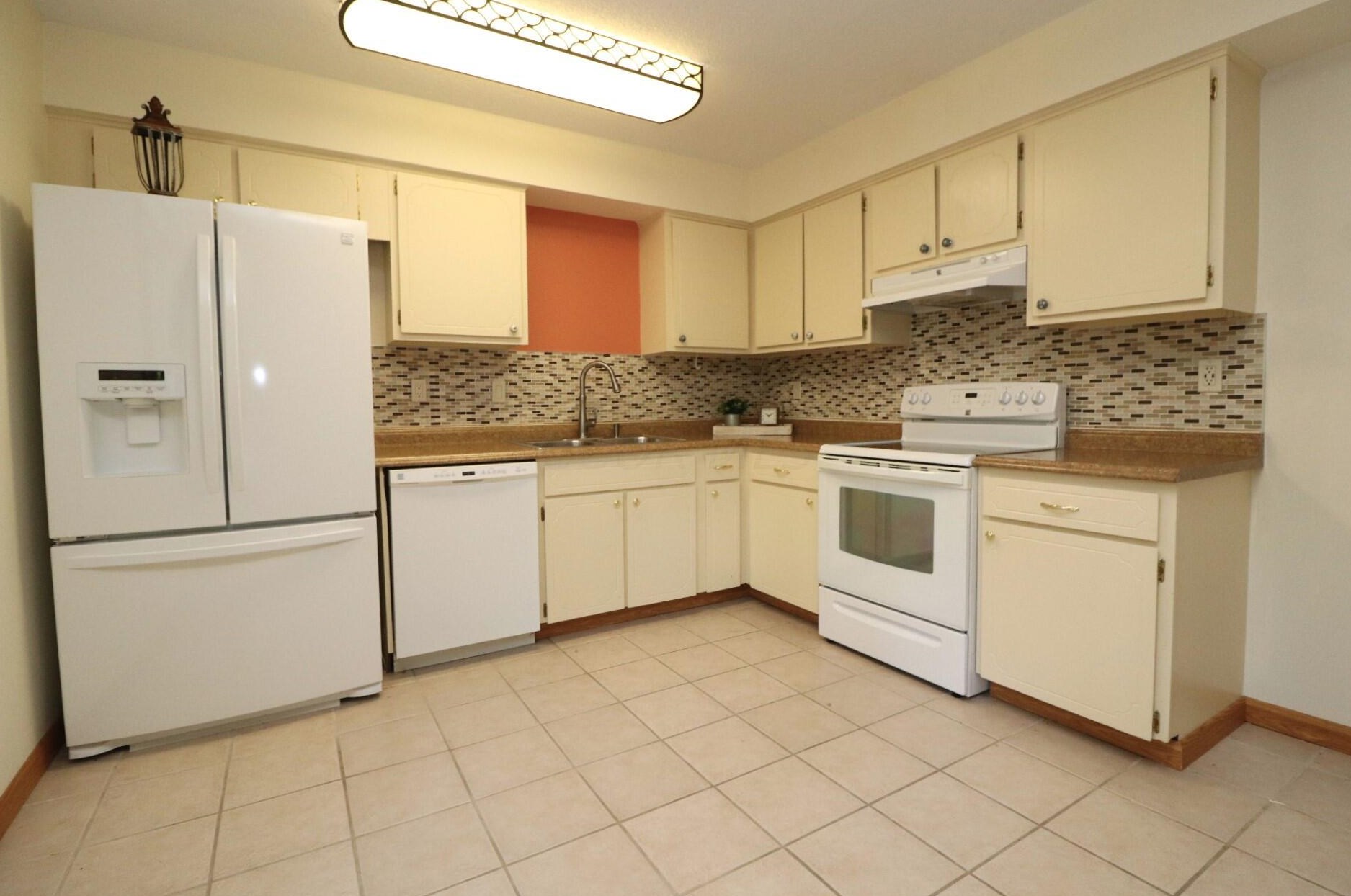 2813 Delcane Dr, Columbus OH  43235-7225 exterior