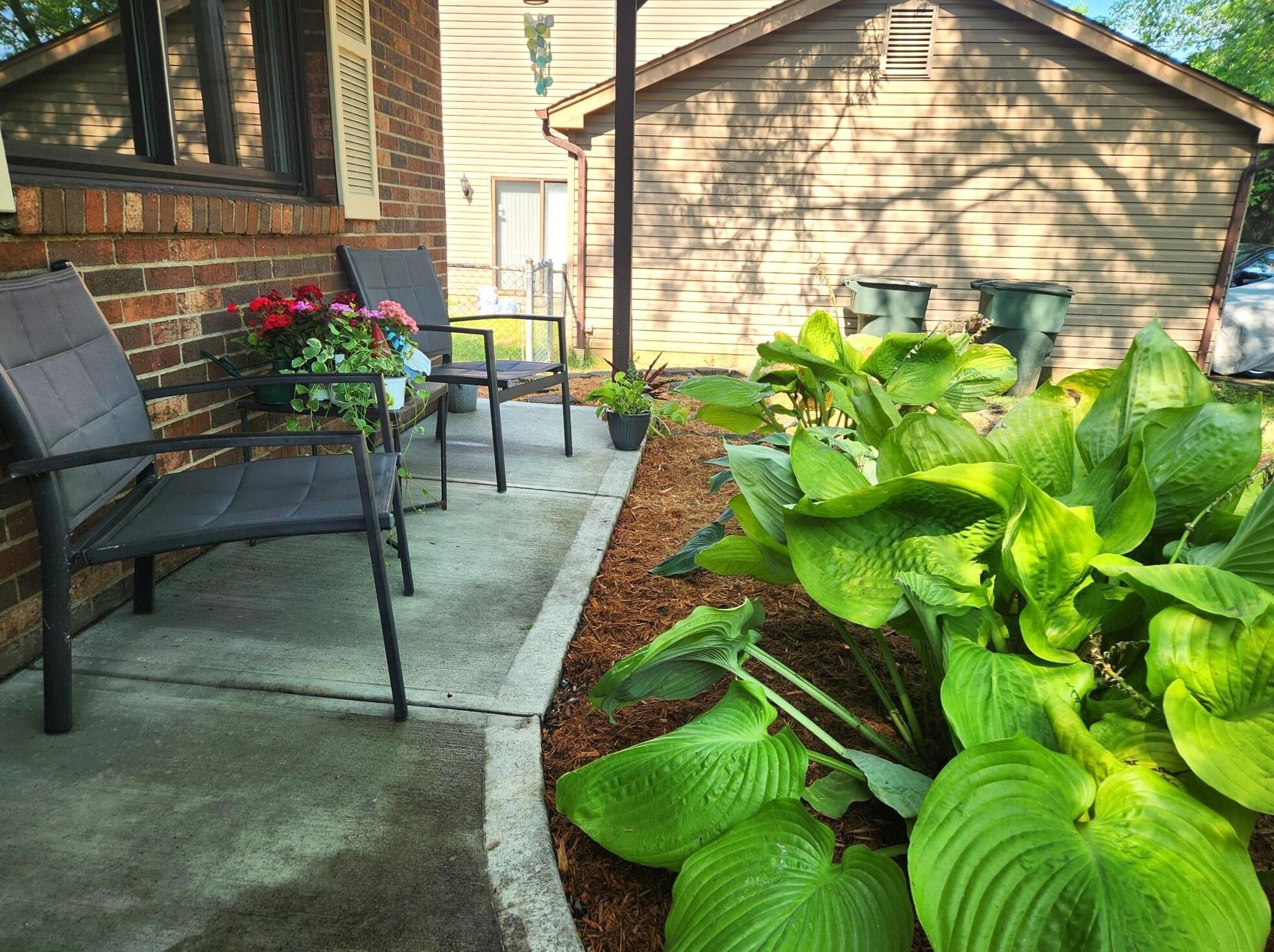 2813 Delcane Dr, Columbus OH  43235-7225 exterior