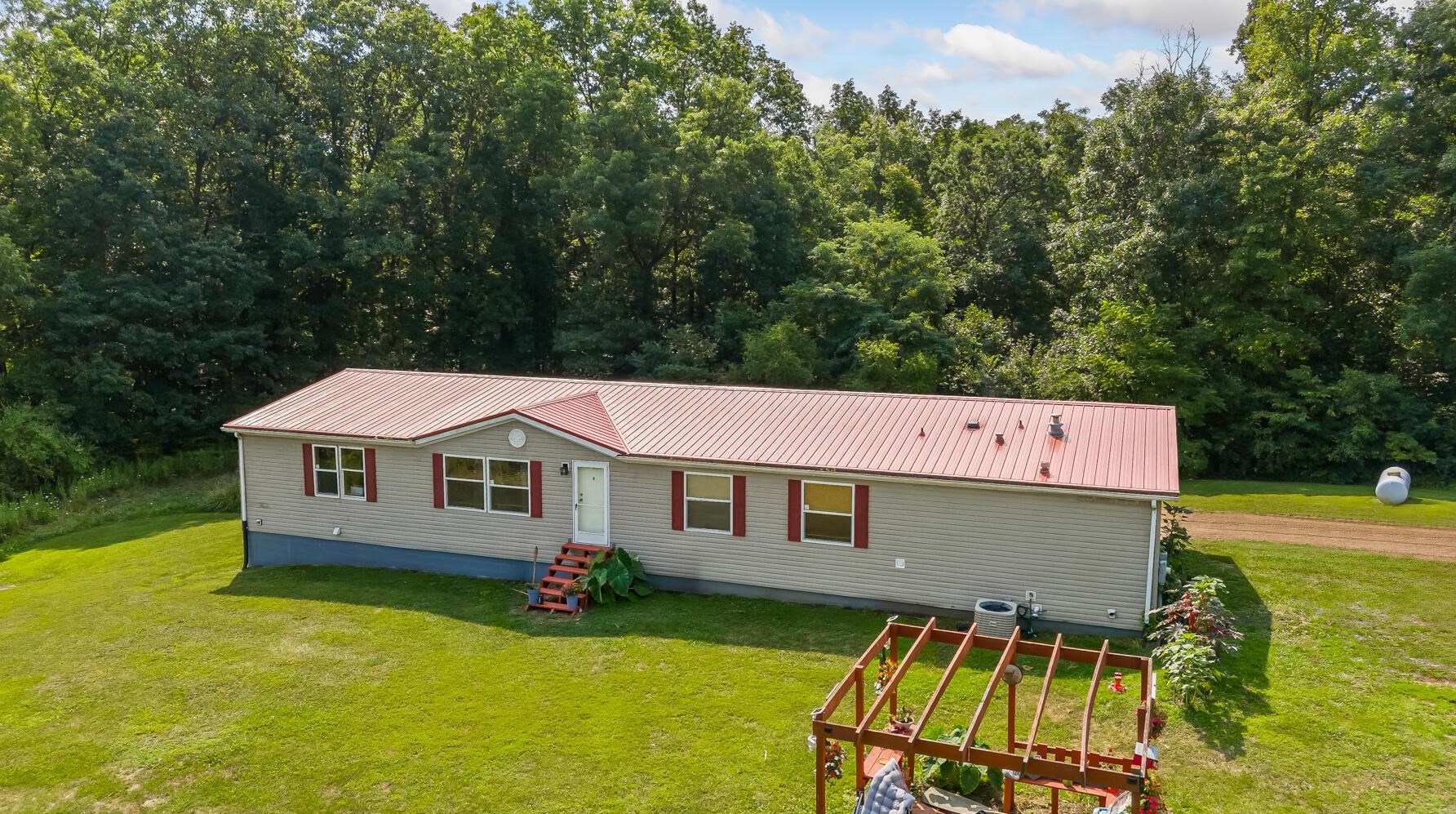 66551 Airport Rd, New Plymouth, OH 45654