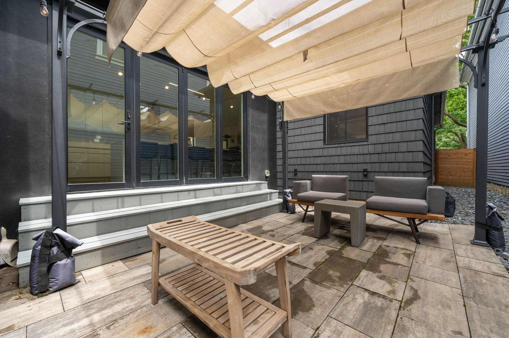 847 Hamlet St, Columbus OH  43215-1537 exterior