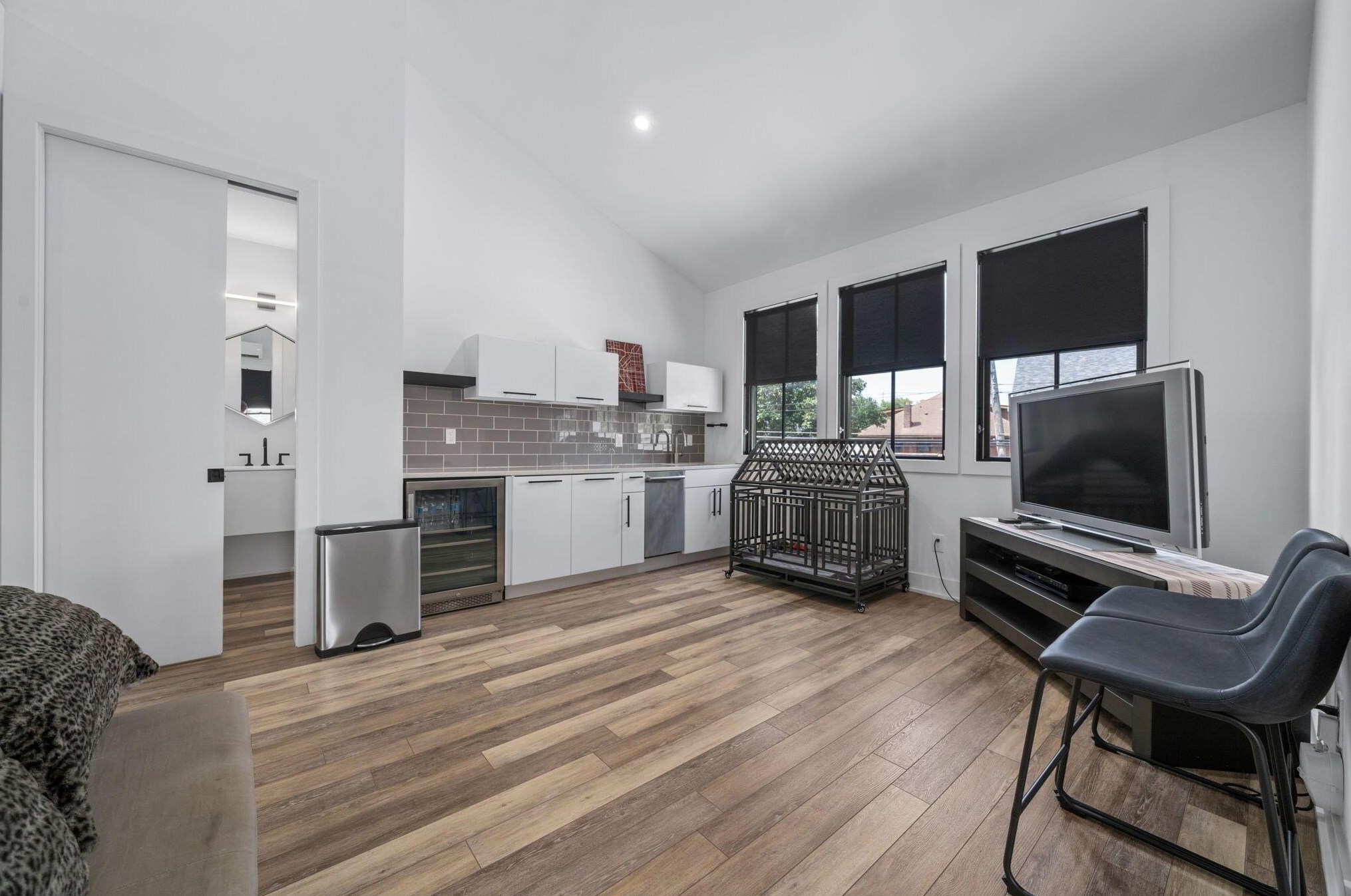 847 Hamlet St, Columbus OH  43215-1537 exterior