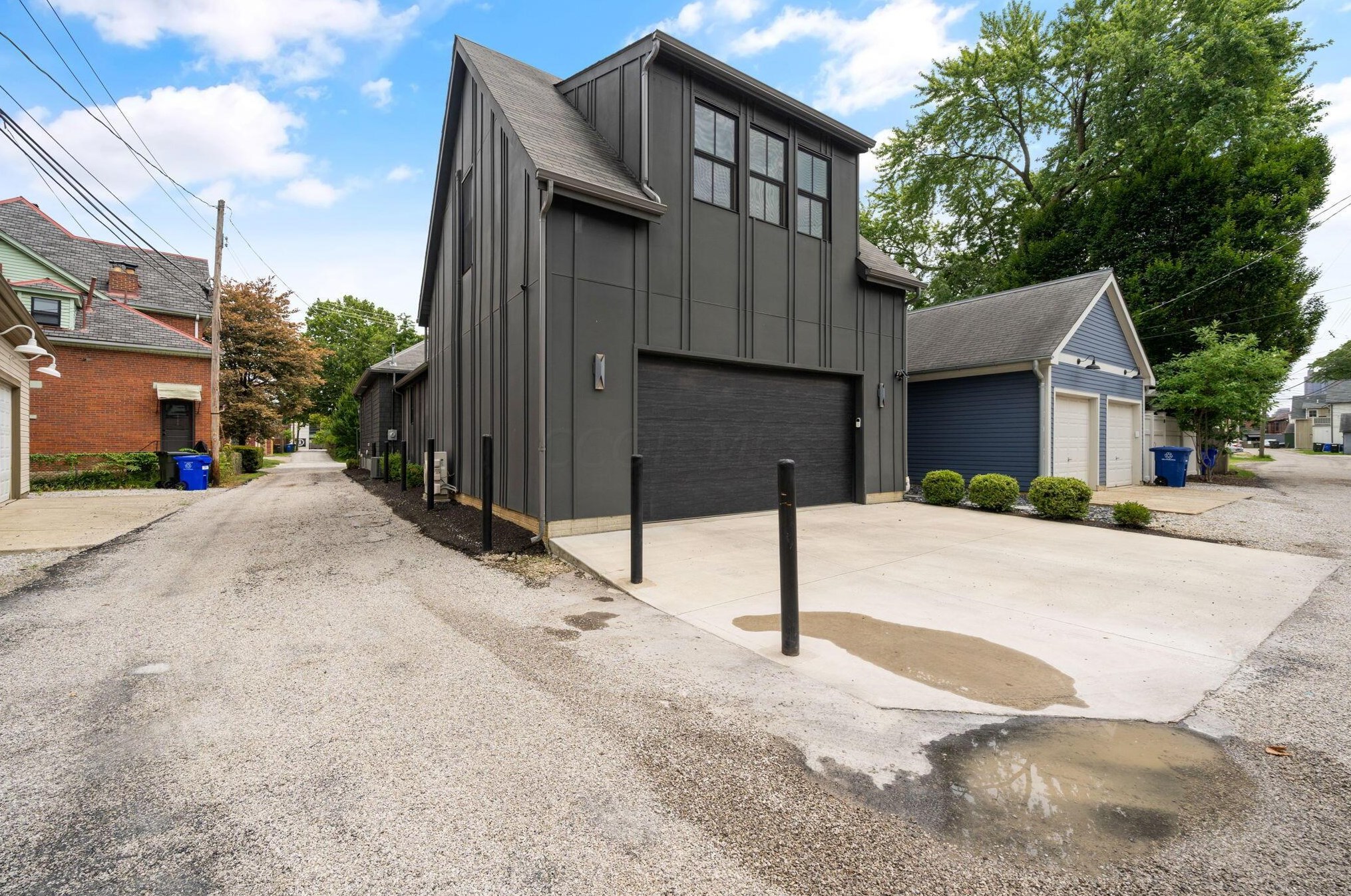 847 Hamlet St, Columbus OH  43215-1537 exterior