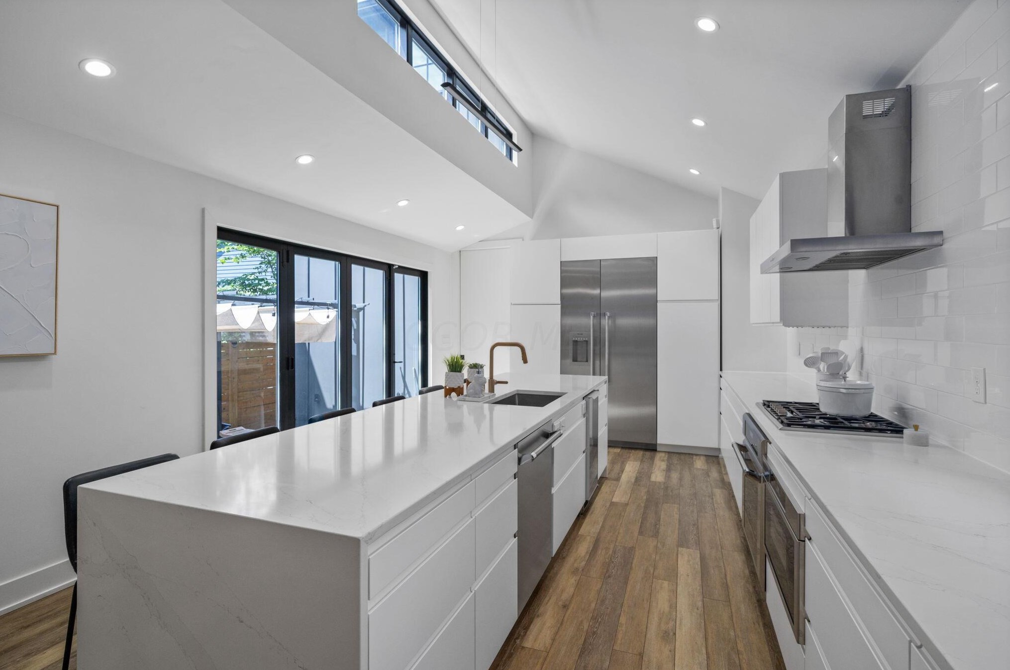 847 Hamlet St, Columbus OH  43215-1537 exterior