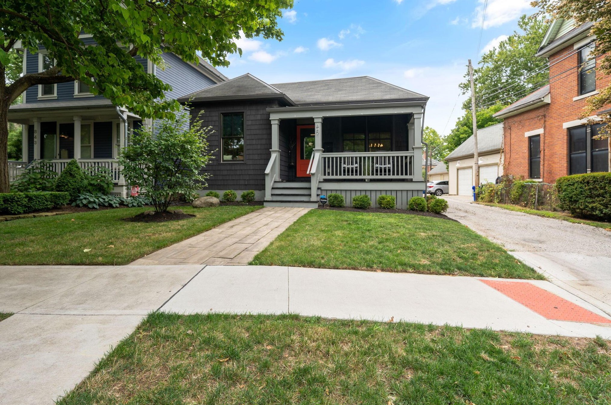 847 Hamlet St, Columbus OH  43215-1537 exterior