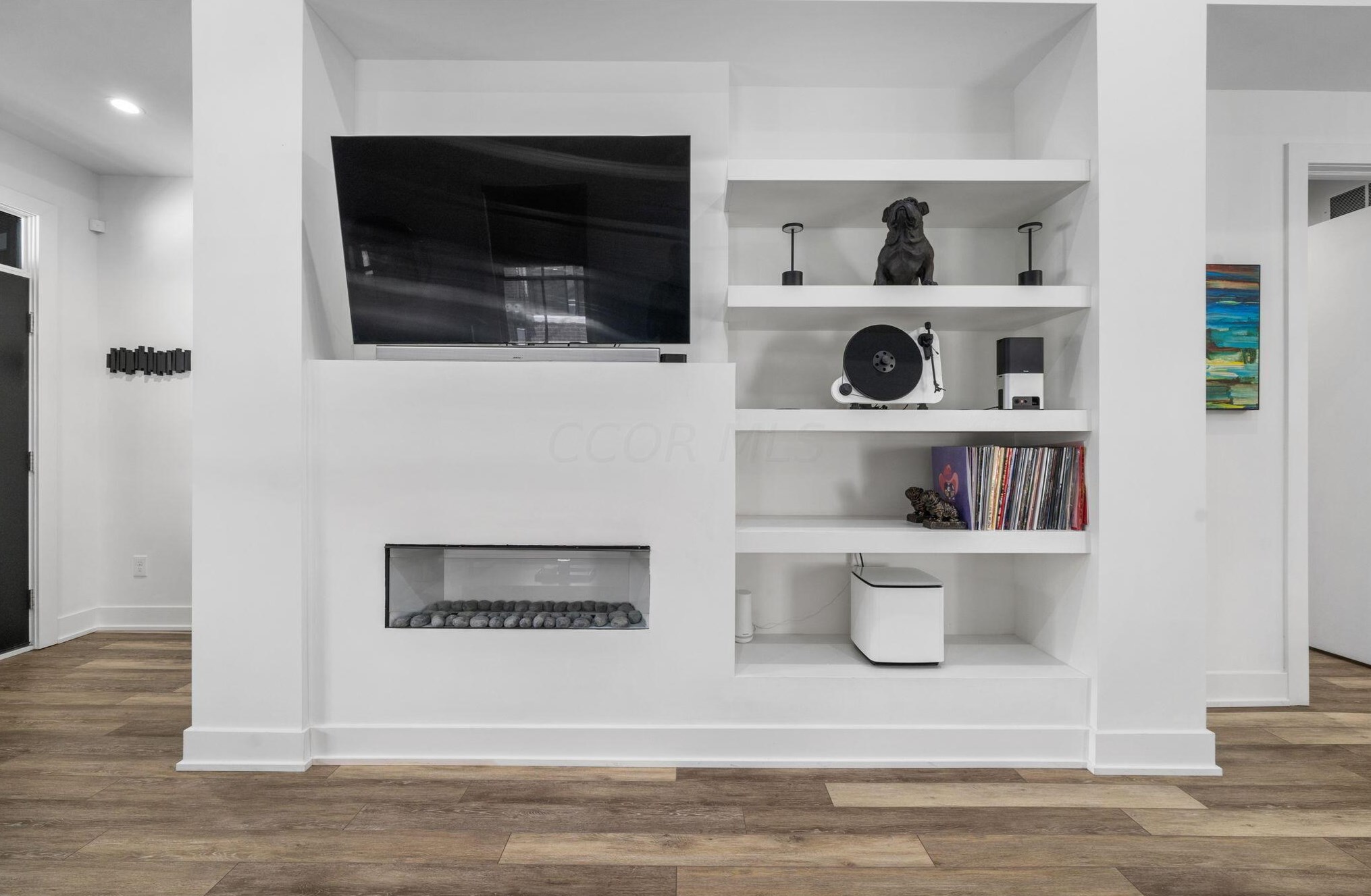 847 Hamlet St, Columbus OH  43215-1537 exterior