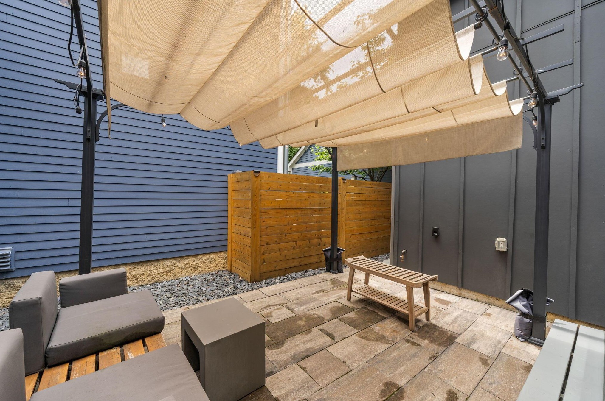 847 Hamlet St, Columbus OH  43215-1537 exterior