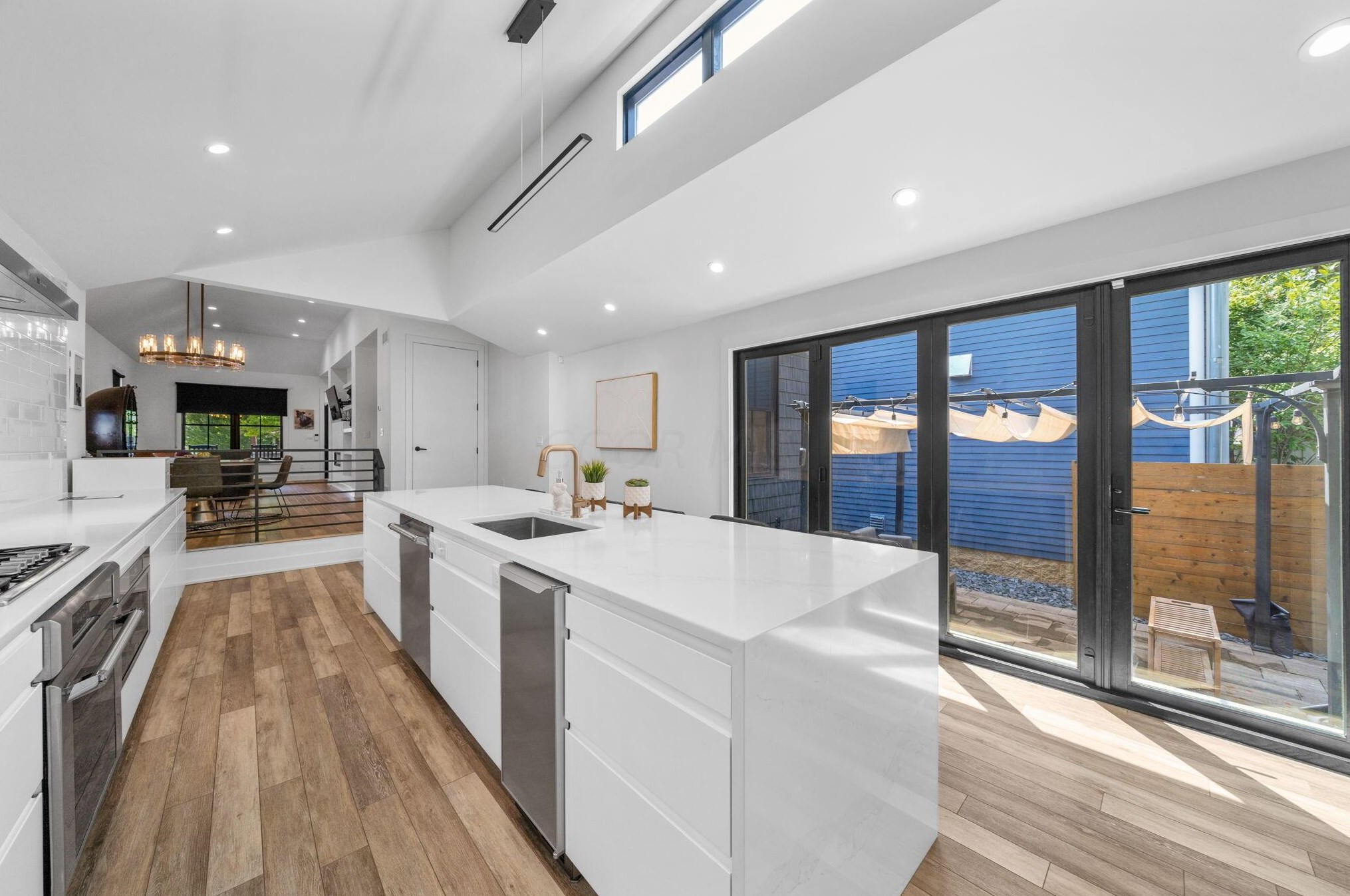 847 Hamlet St, Columbus OH  43215-1537 exterior