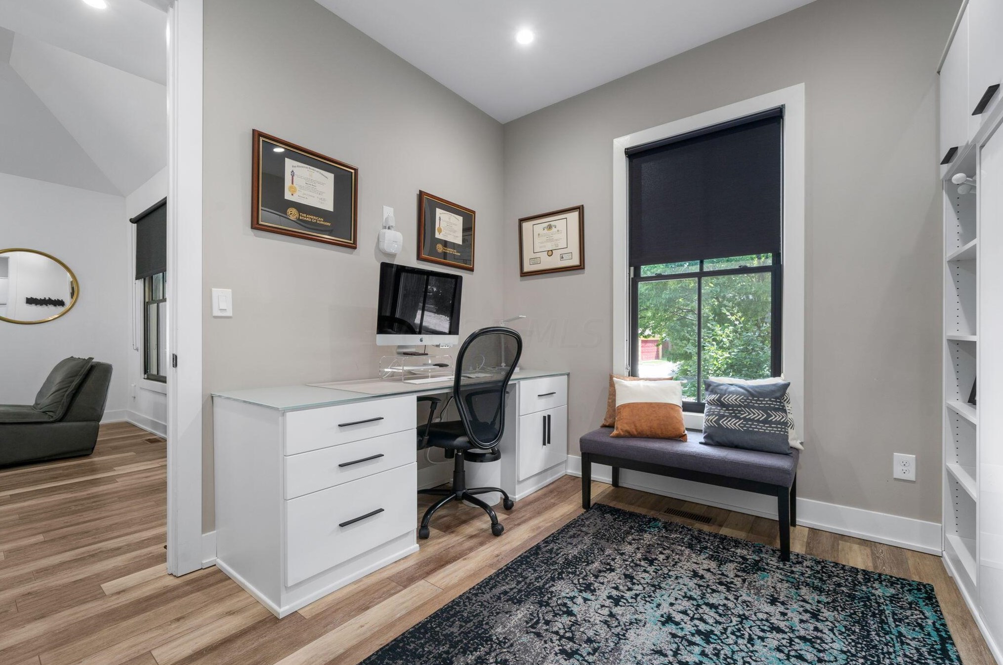 847 Hamlet St, Columbus OH  43215-1537 exterior