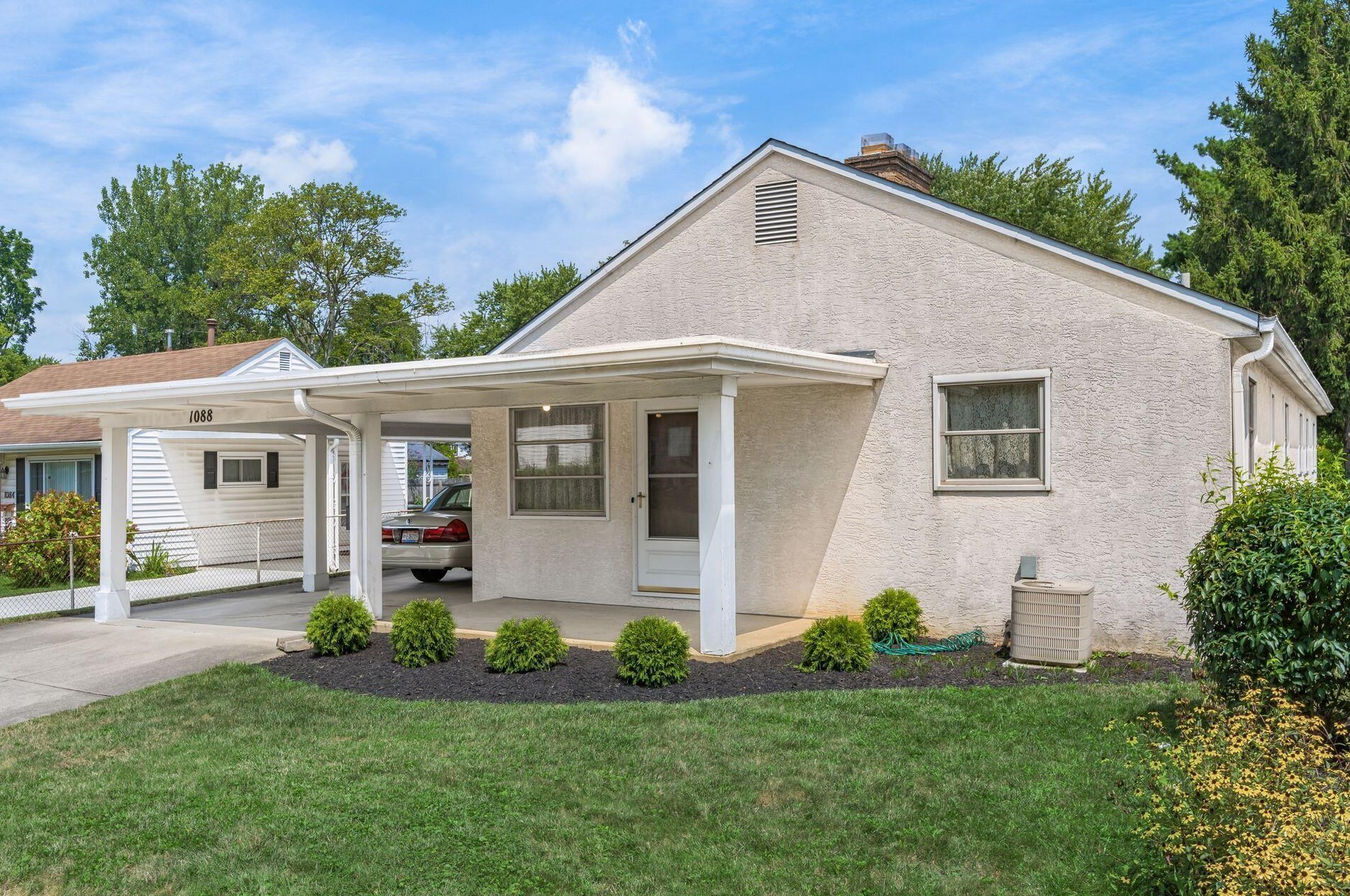 1088 Acton Rd, Columbus, OH 43224-2702