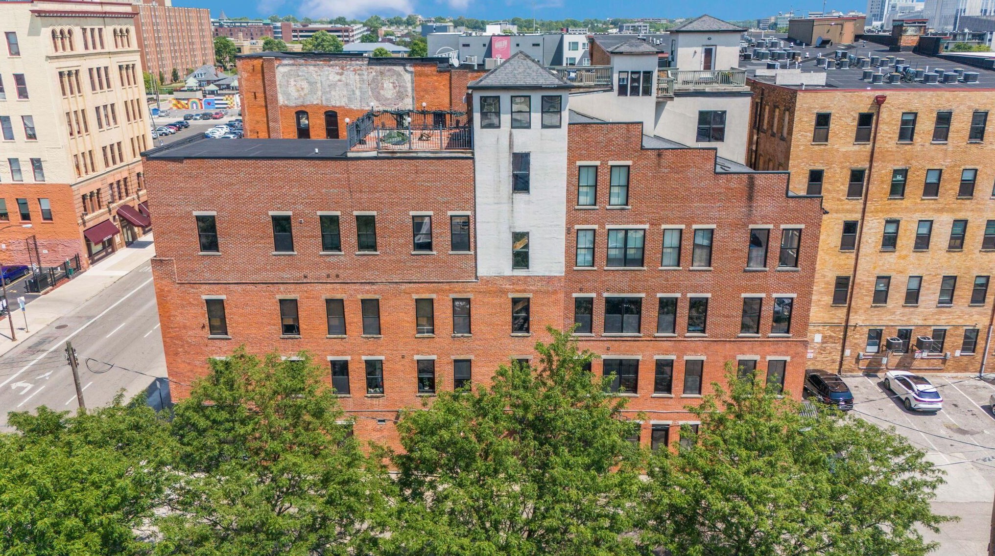 139 Main St, Columbus, OH 43215-5064