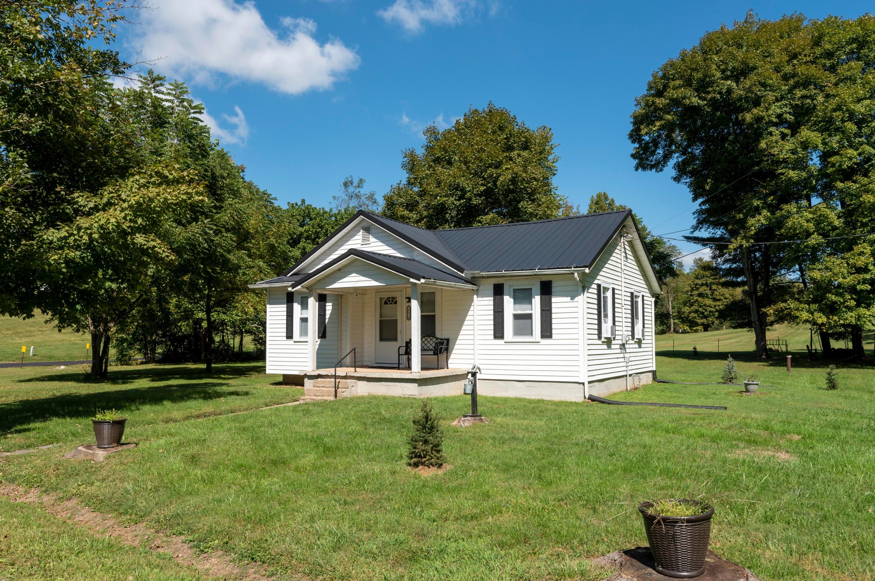 19970 Happy Hollow Rd, Laurelville, OH 43135