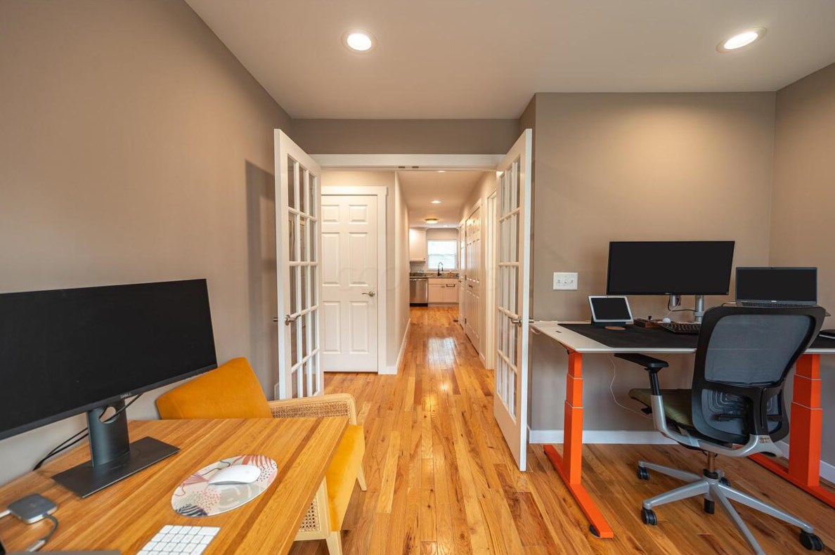 828 Reinhard Ave, Columbus OH  43206-3078 exterior