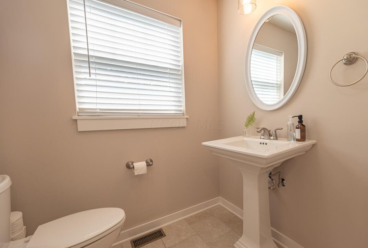 828 Reinhard Ave, Columbus OH  43206-3078 exterior