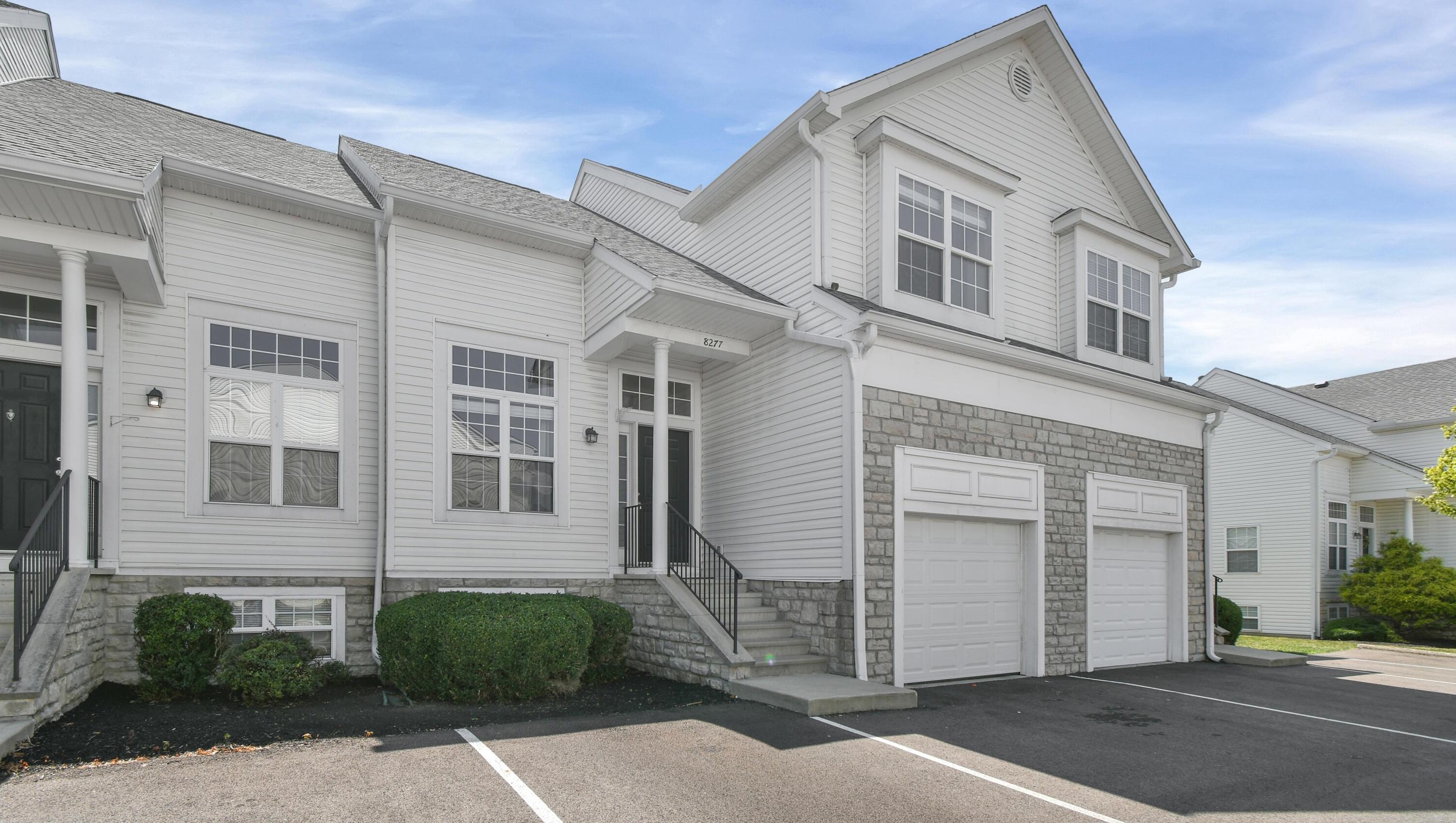 8277 Deering Oaks Dr, Blacklick, OH 43004
