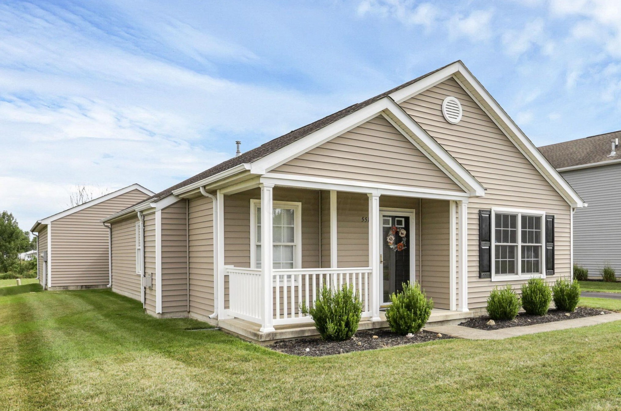 5510 Oakhurst Dr, Hebron, OH 43025