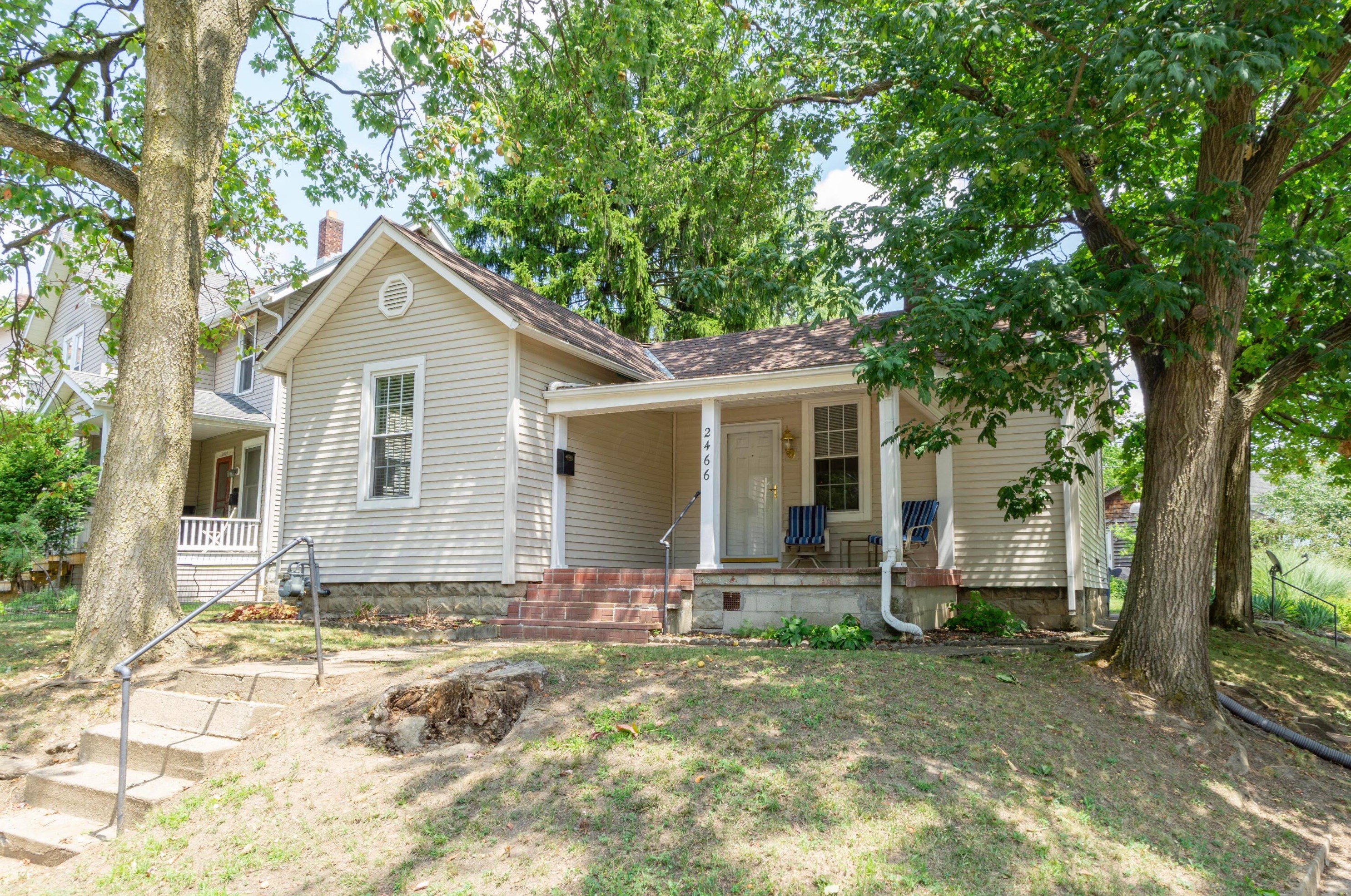 2466 Medary Ave, Columbus, OH 43202-3017