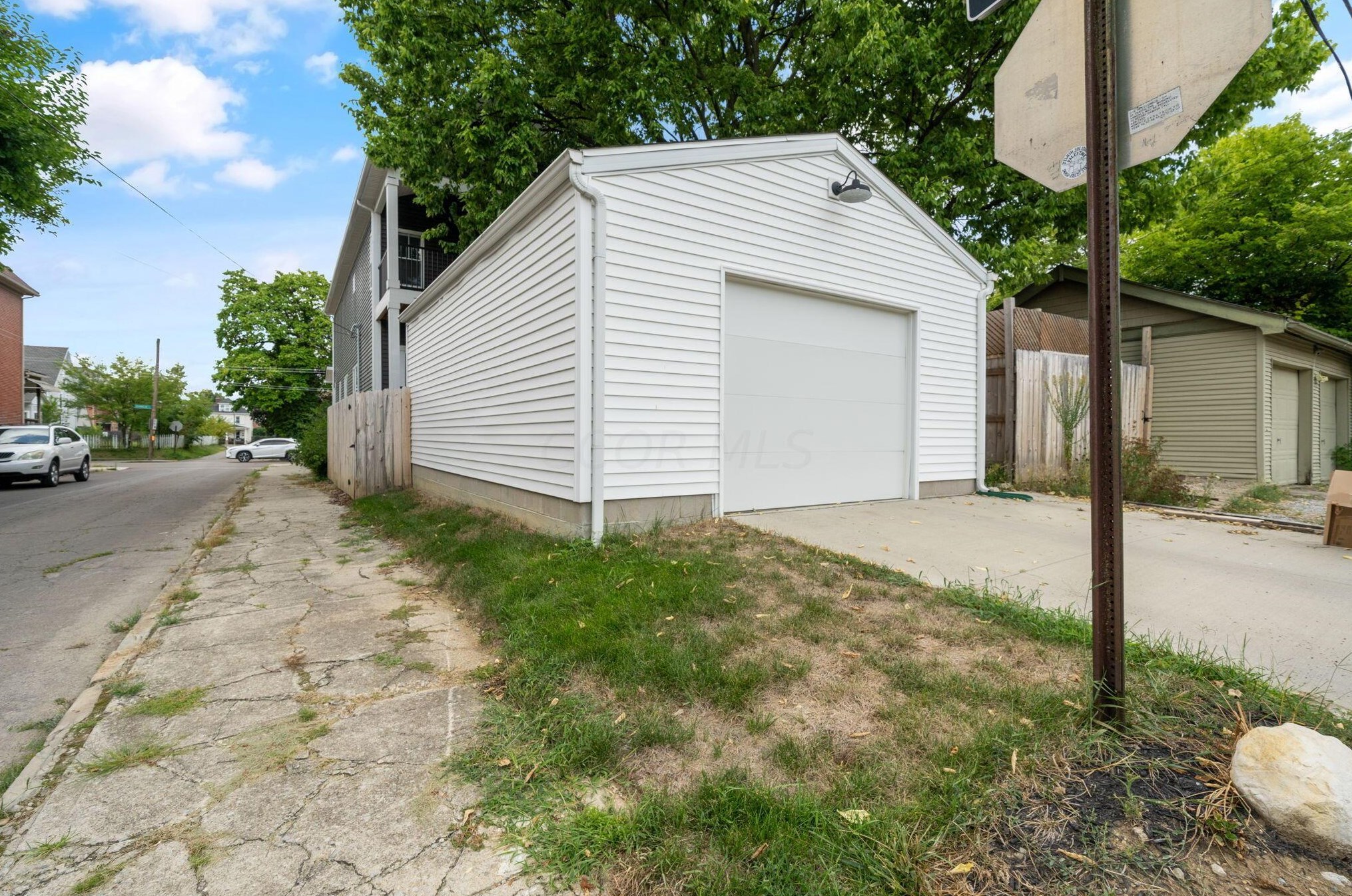 941 Franklin Ave, Columbus OH 43205-1225 exterior