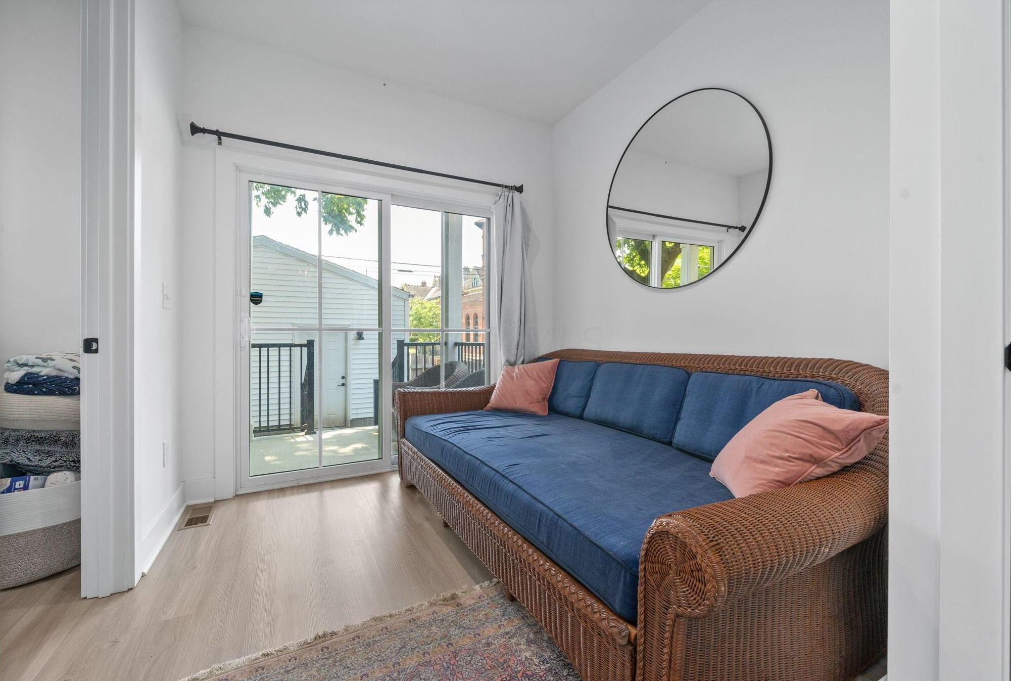 941 Franklin Ave, Columbus OH 43205-1225 exterior