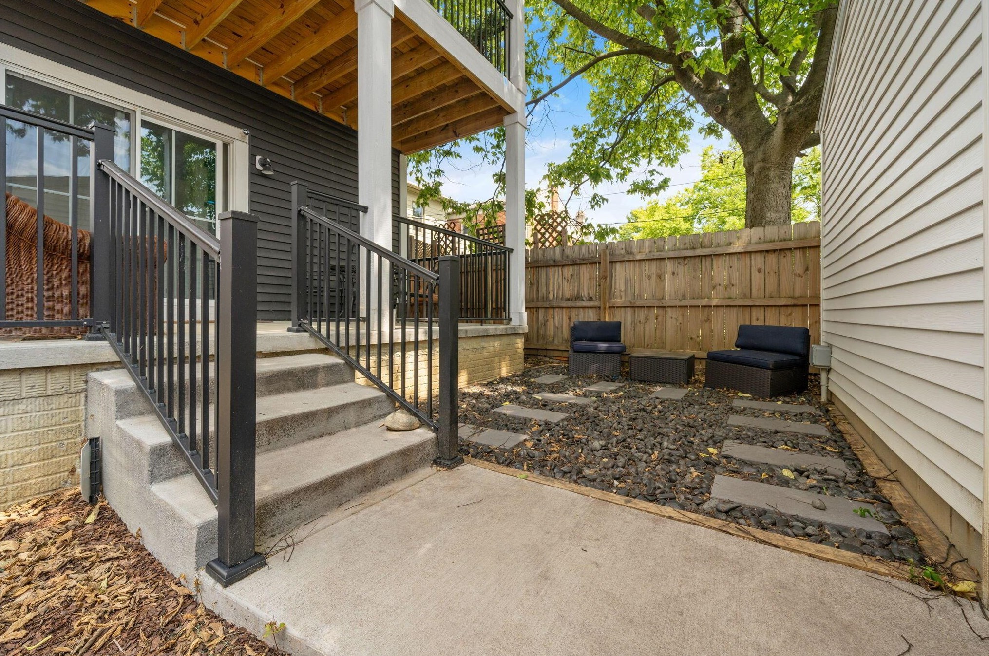 941 Franklin Ave, Columbus OH 43205-1225 exterior