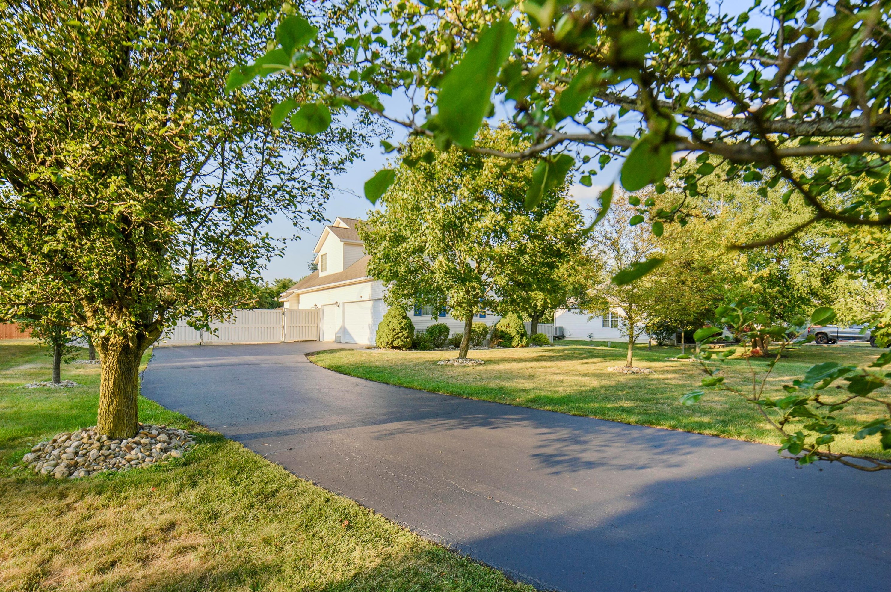 98 Kelly Marie Dr, Pataskala, OH 43062
