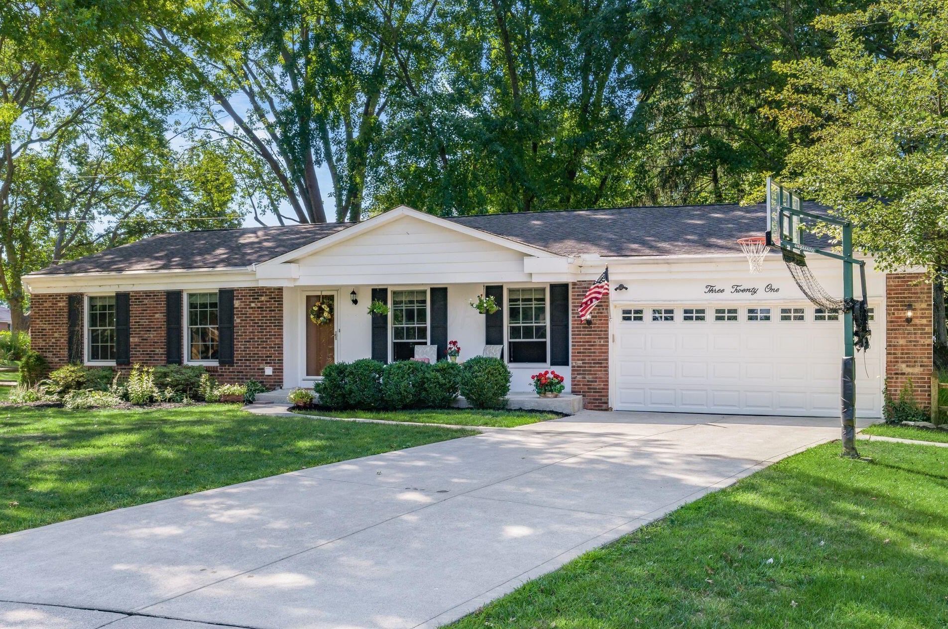 321 Apache St, Westerville, OH 43081