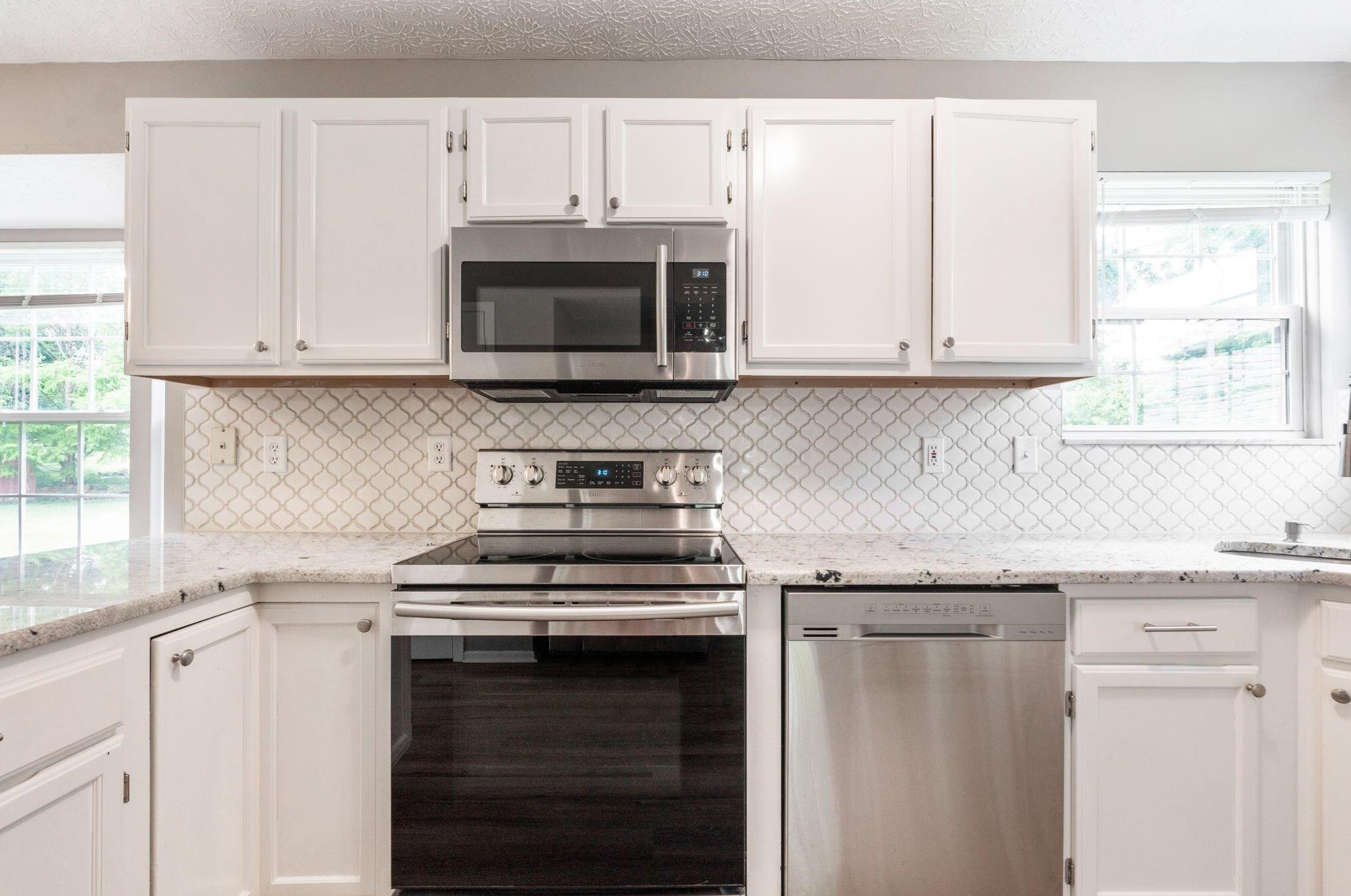 3420 Steiner St, Columbus OH  43231-7363 exterior