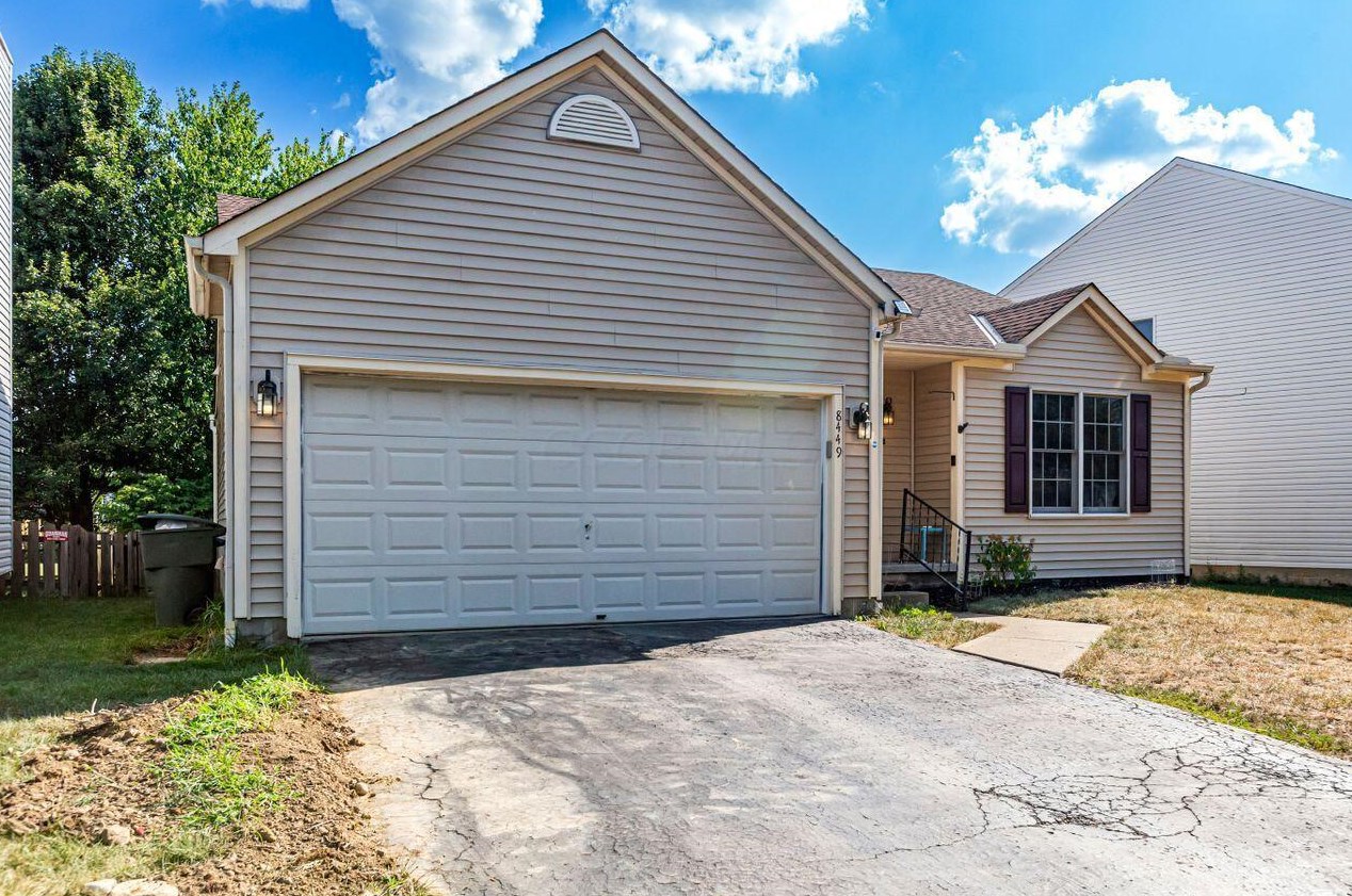 8449 Amarillo Dr, Blacklick, OH 43004