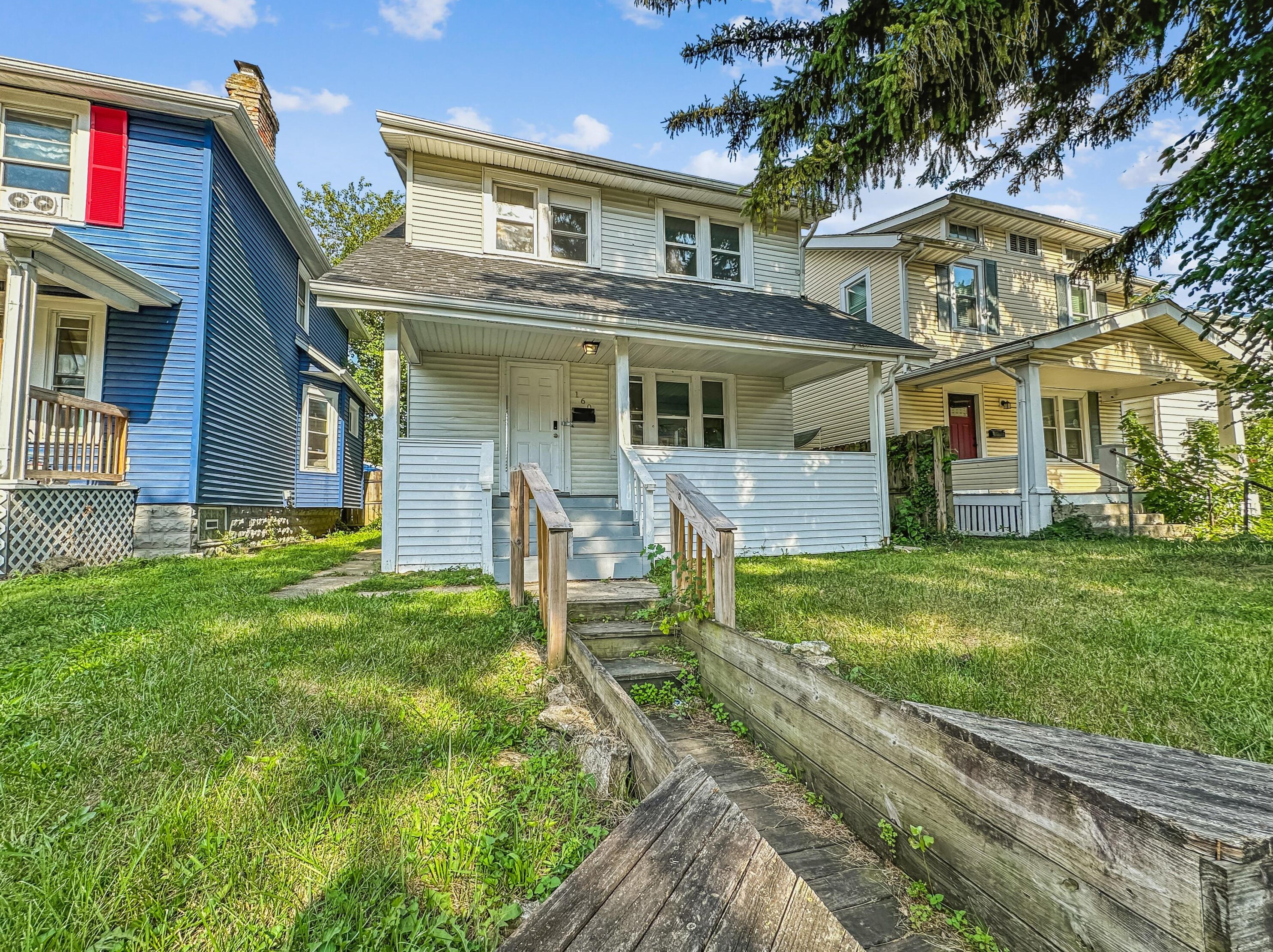 160 Eureka Ave, Columbus, OH 43204-3204