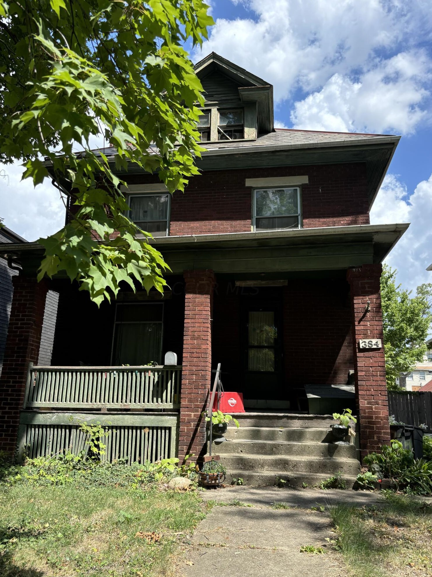 384 13th Ave, Columbus, OH 43201-1911