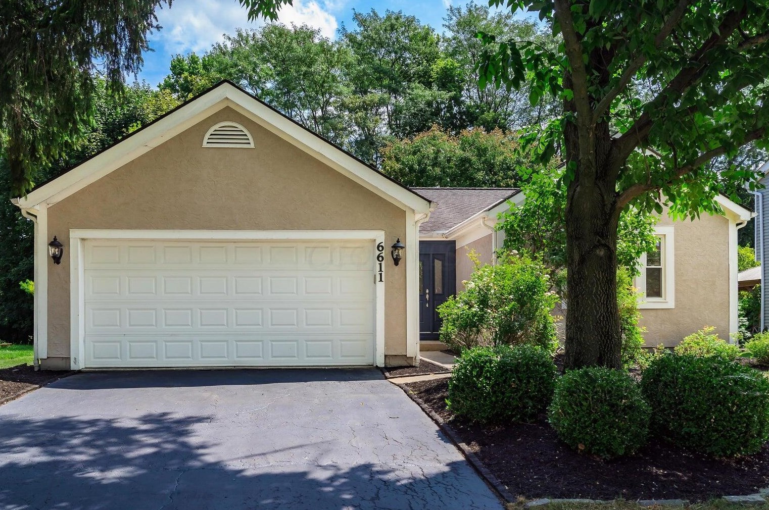 6611 Fallen Timbers Dr, Dublin, OH 43017