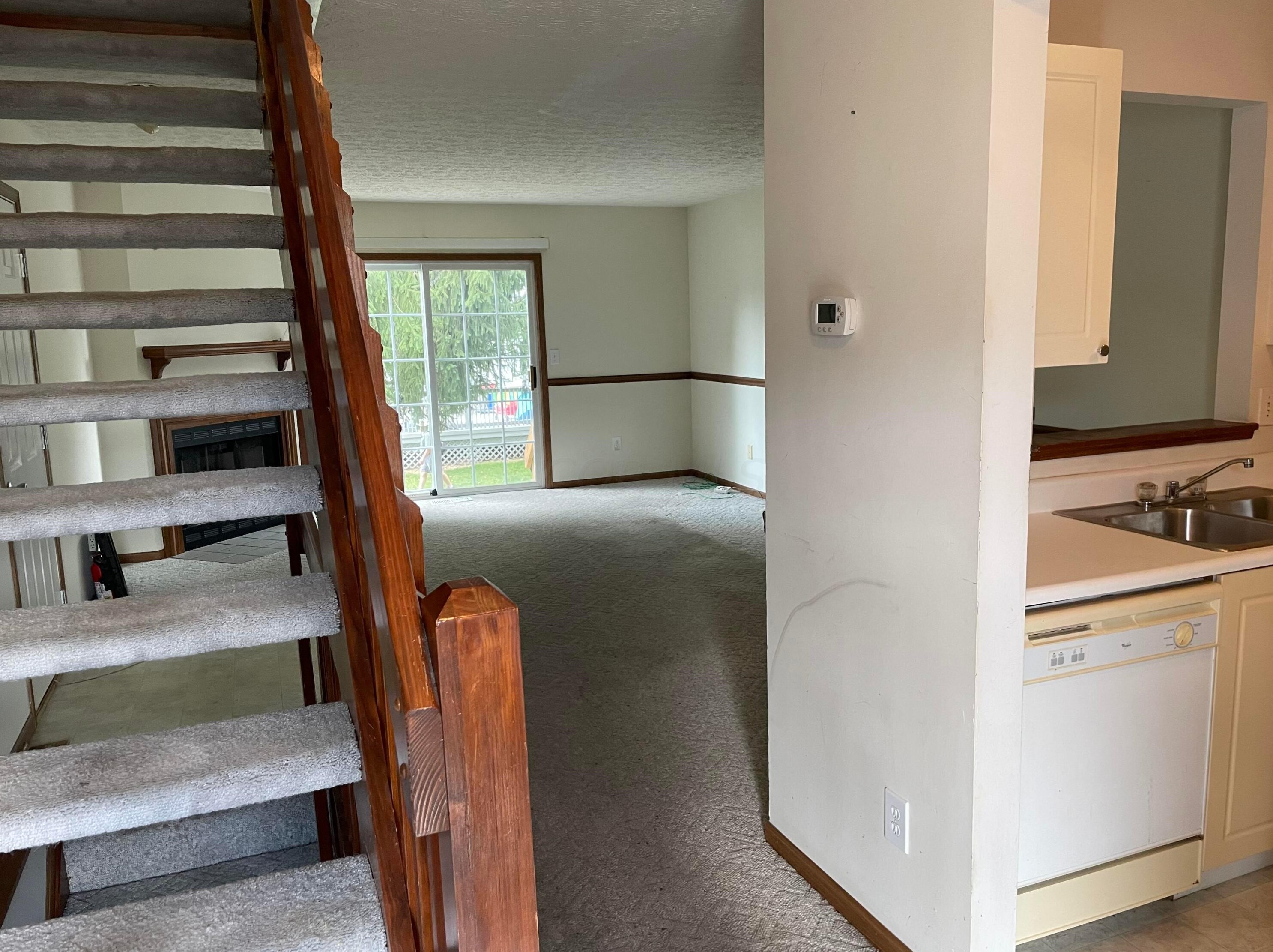 195 Hawkins Ln, Blacklick, OH 43004-9306