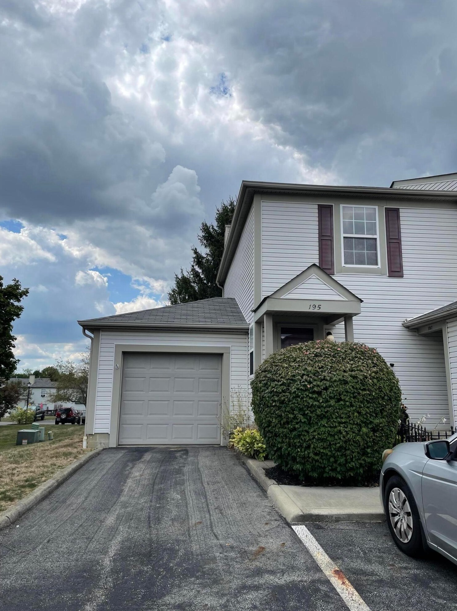 195 Hawkins Ln, Blacklick OH  43004-9306 exterior