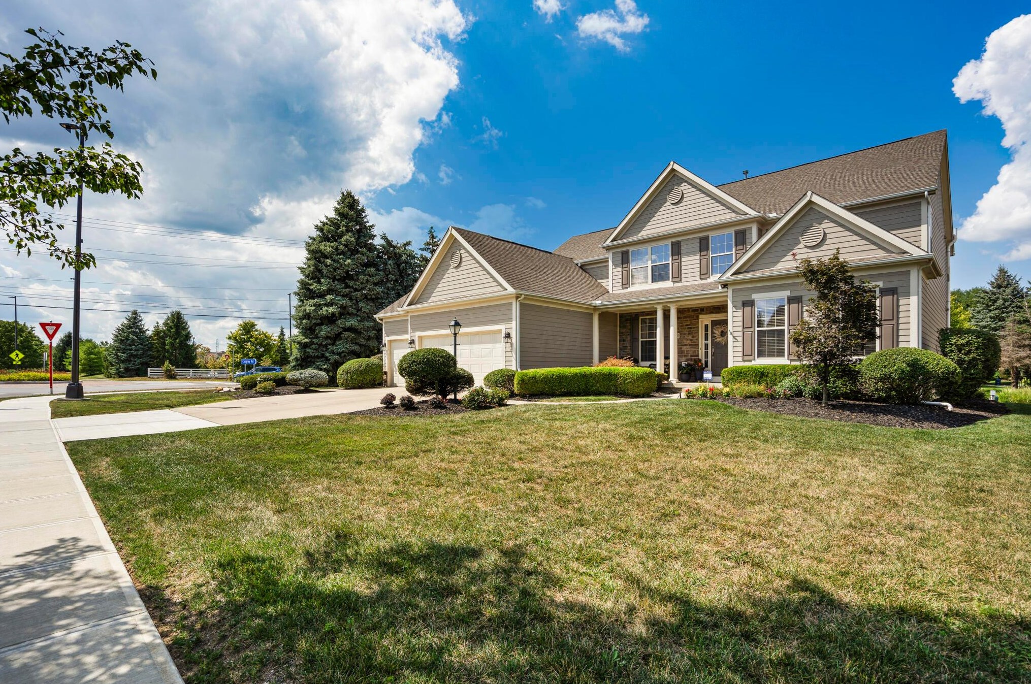 6000 Woodsview Way, Hilliard, OH 43026