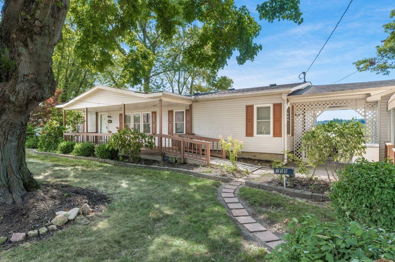 758 Lakeshore Blvd, Thornville, OH 43076