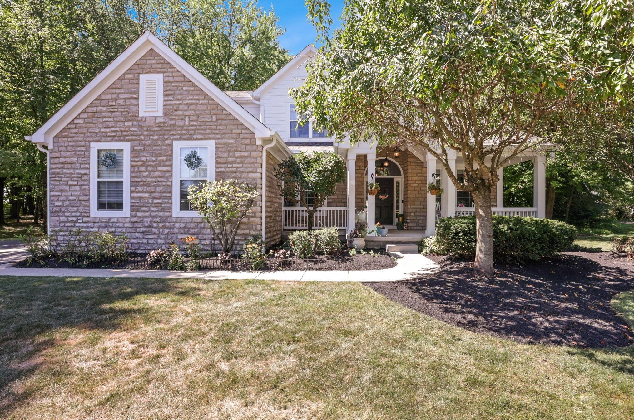 179 Lexington Woods Dr, Granville, OH 43023