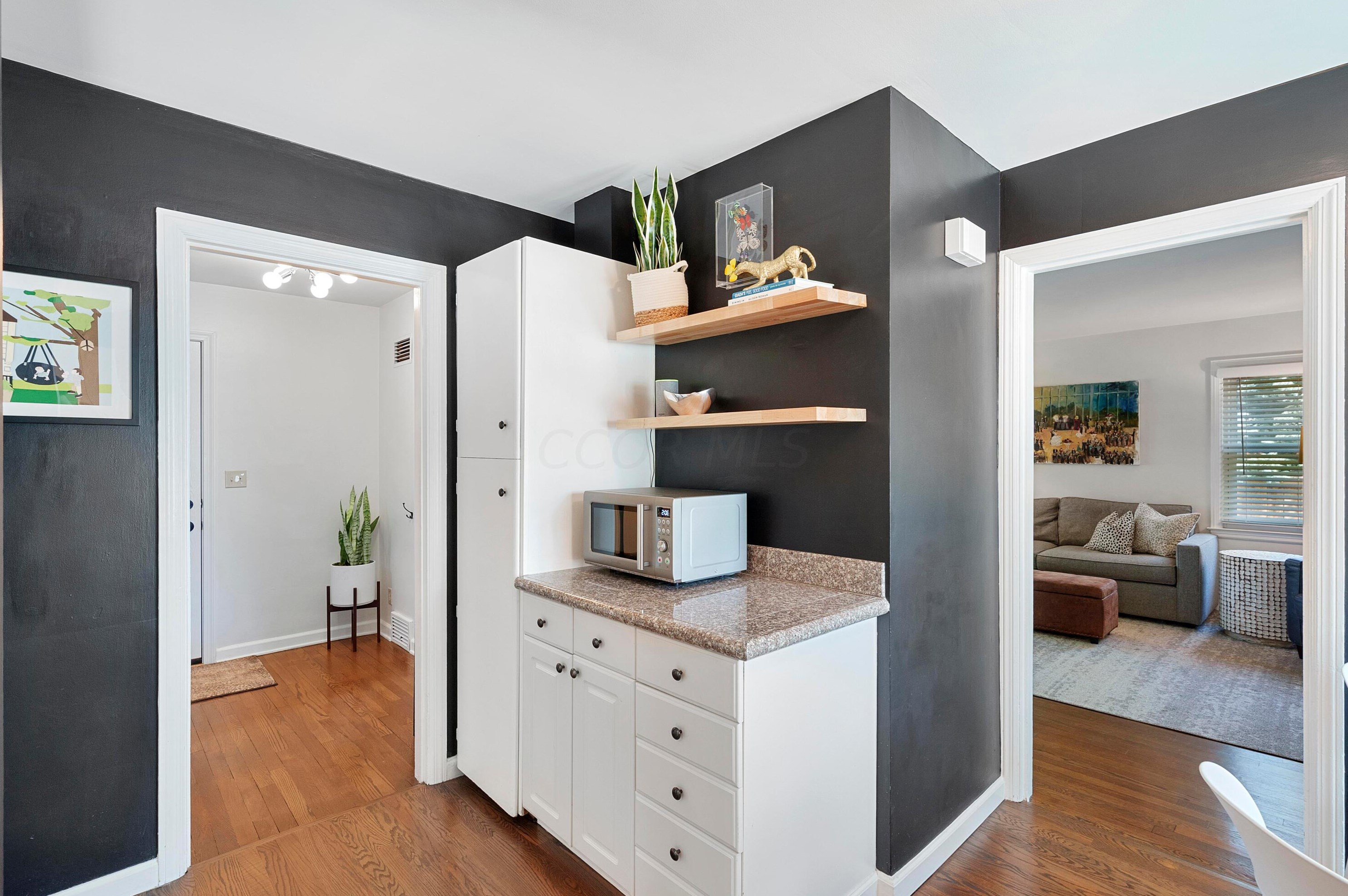 1455 Ashdowne Rd, Columbus OH 43221-3901 exterior