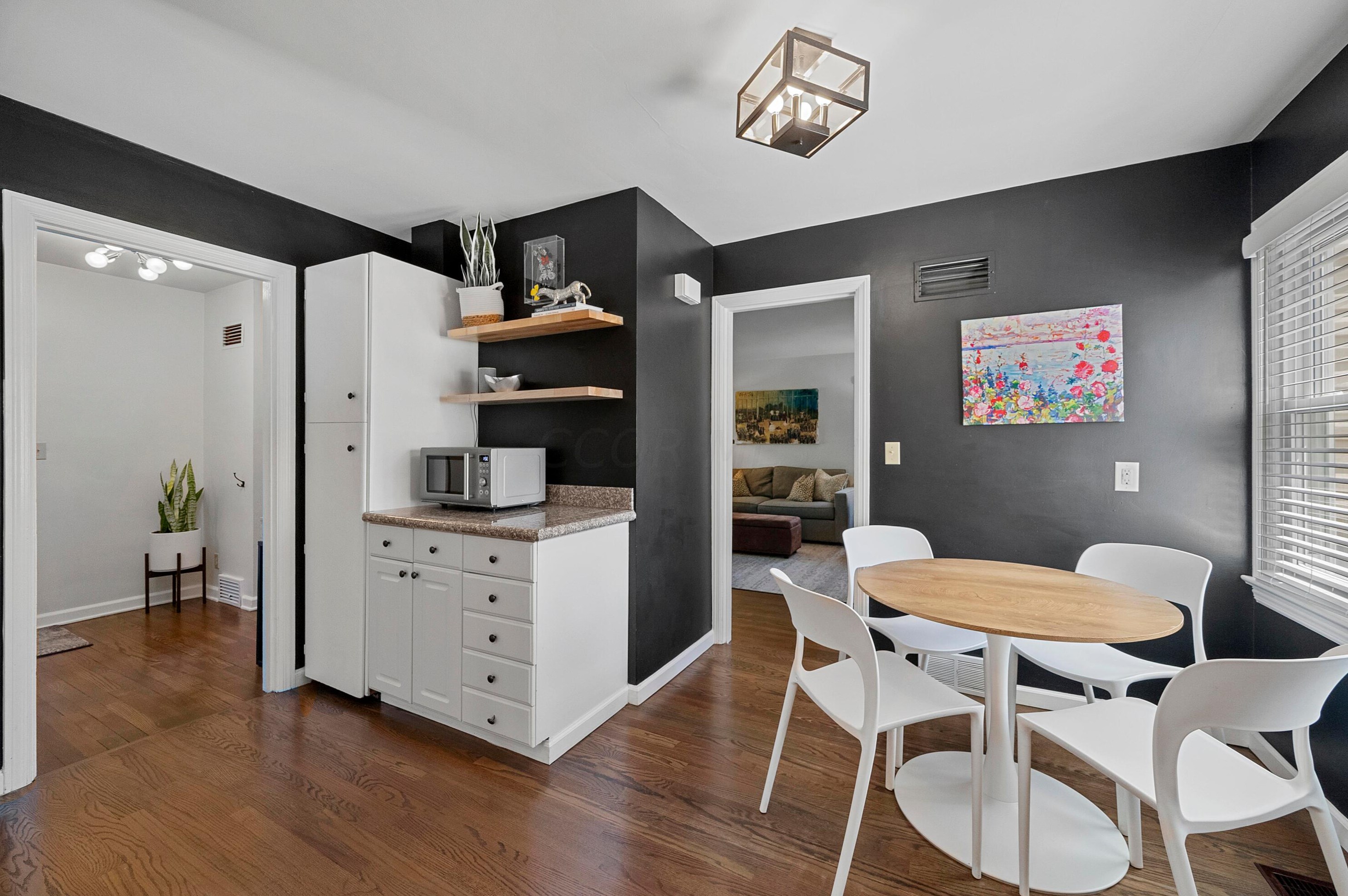 1455 Ashdowne Rd, Columbus OH 43221-3901 exterior