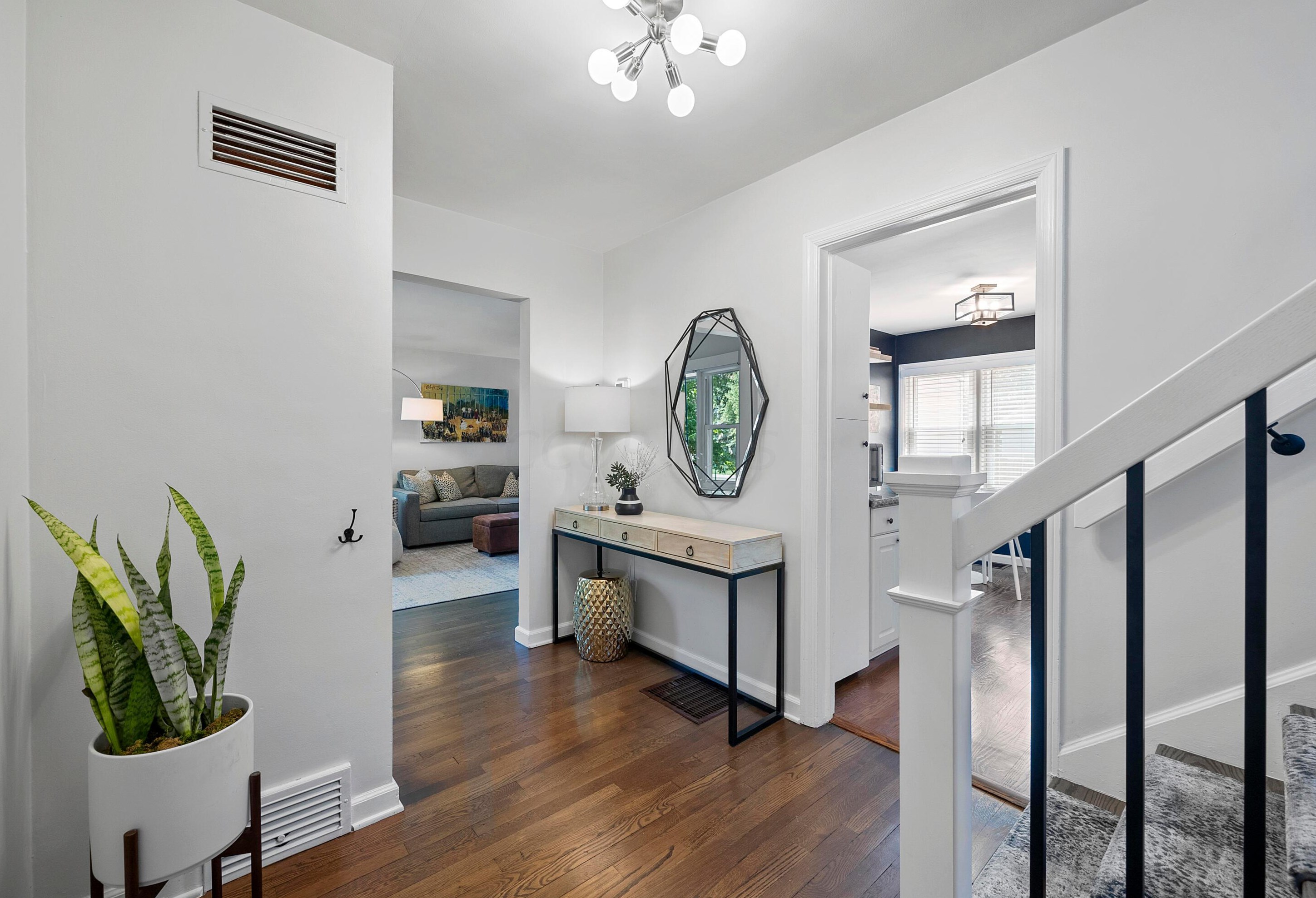 1455 Ashdowne Rd, Columbus, OH 43221-3901