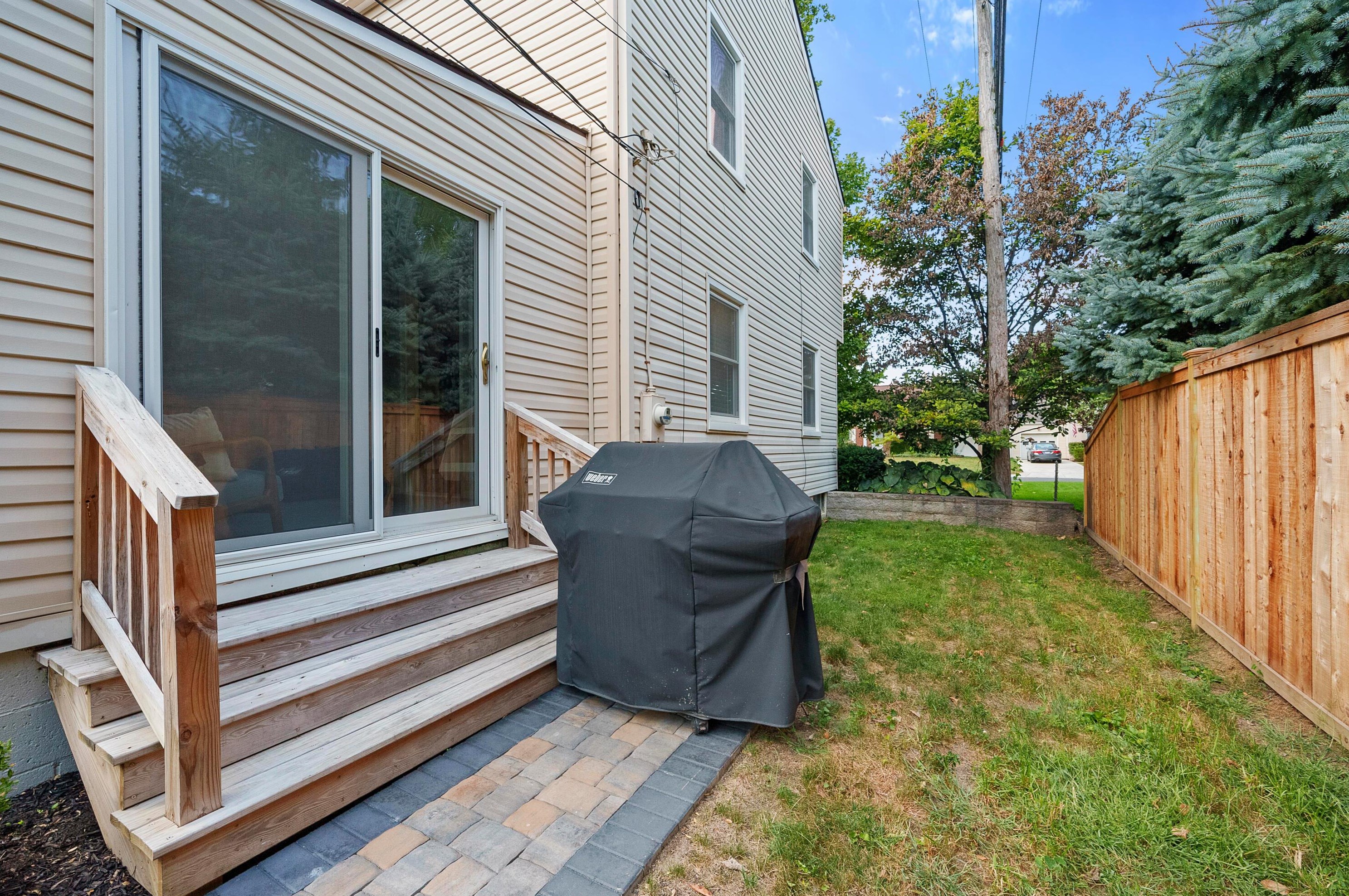 1455 Ashdowne Rd, Columbus OH 43221-3901 exterior