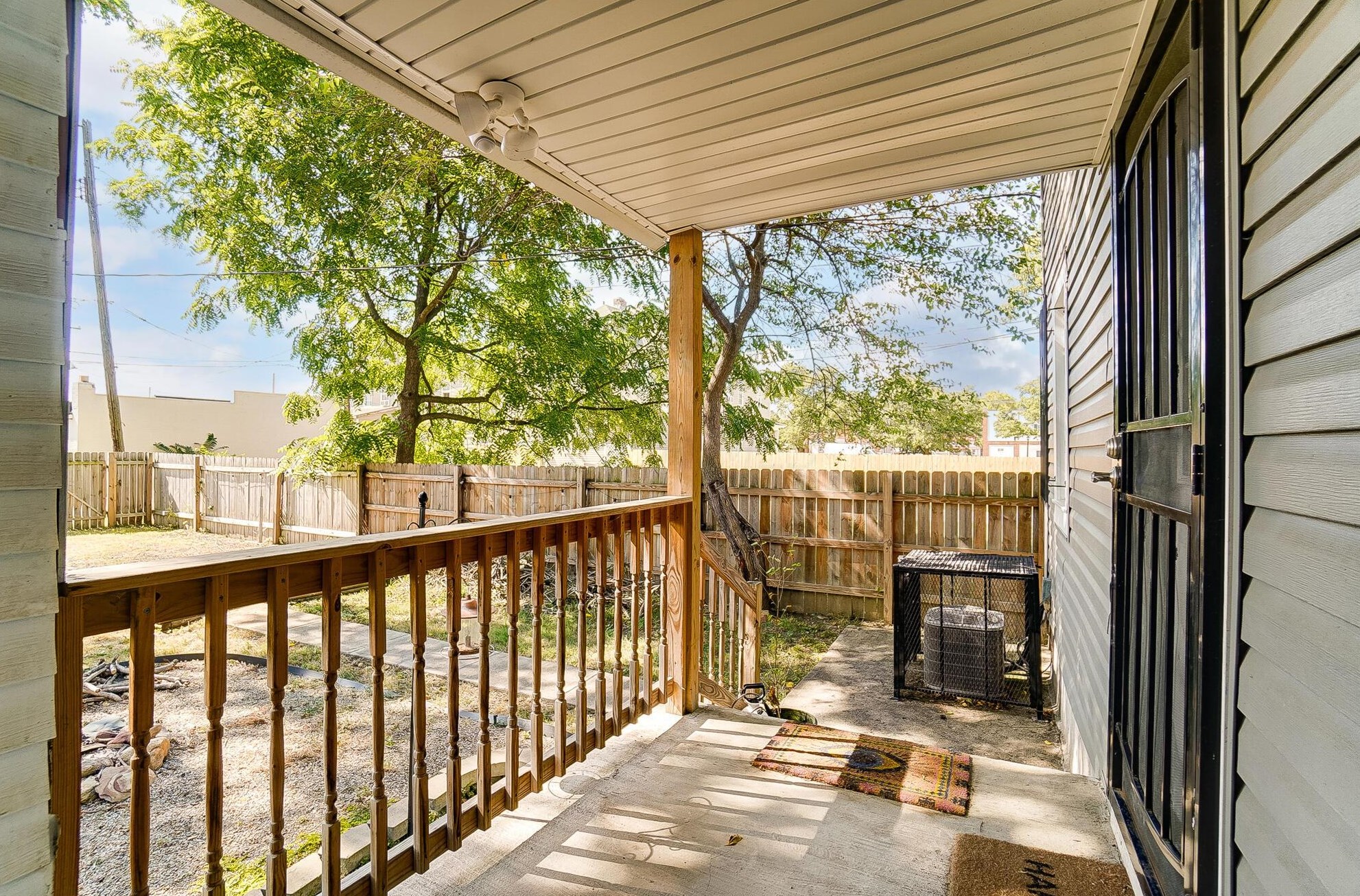 33 Princeton Ave, Columbus OH 43222-1149 exterior