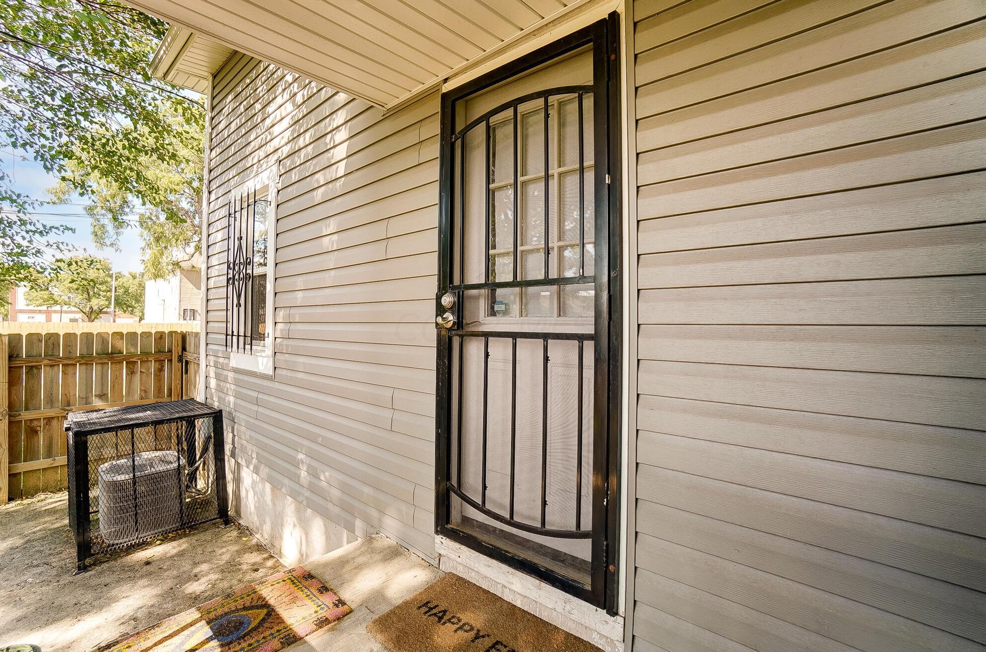 33 Princeton Ave, Columbus OH 43222-1149 exterior